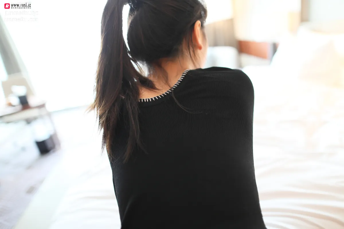 [ROSI写真] 2018.11.09 NO.2529 page 4