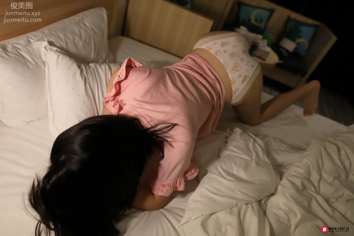 [ROSI写真] 2018.12.20 NO.2570 page 48