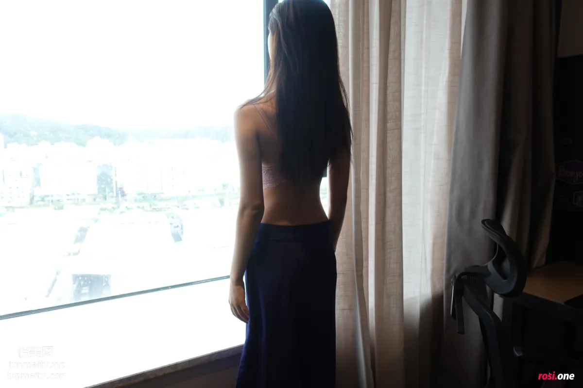 [ROSI写真]2021.08.31 NO.3557 page 4