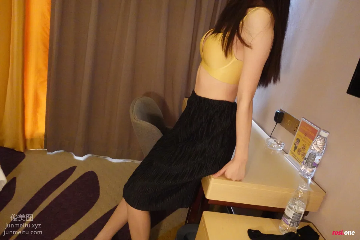 [ROSI写真]2021.11.08 NO.3626 page 2