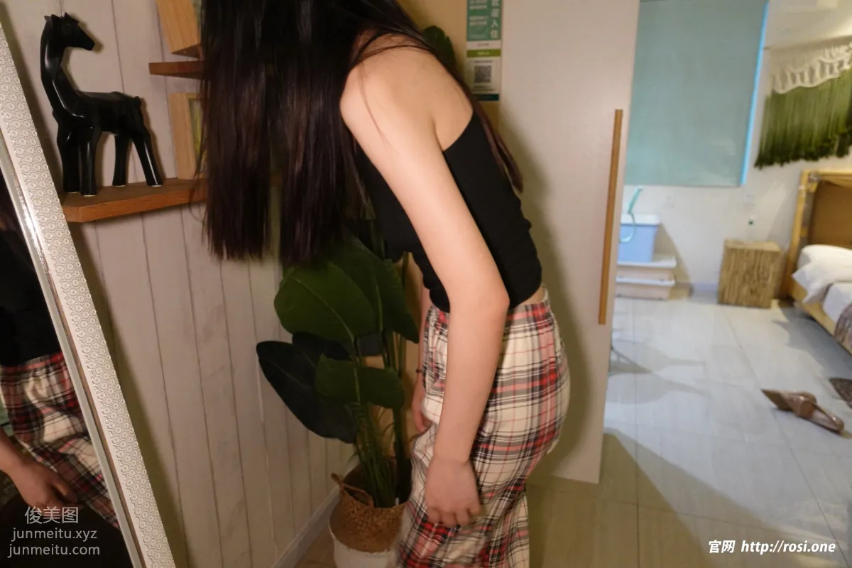 [ROSI写真]2022.11.13 NO.3996 page 2