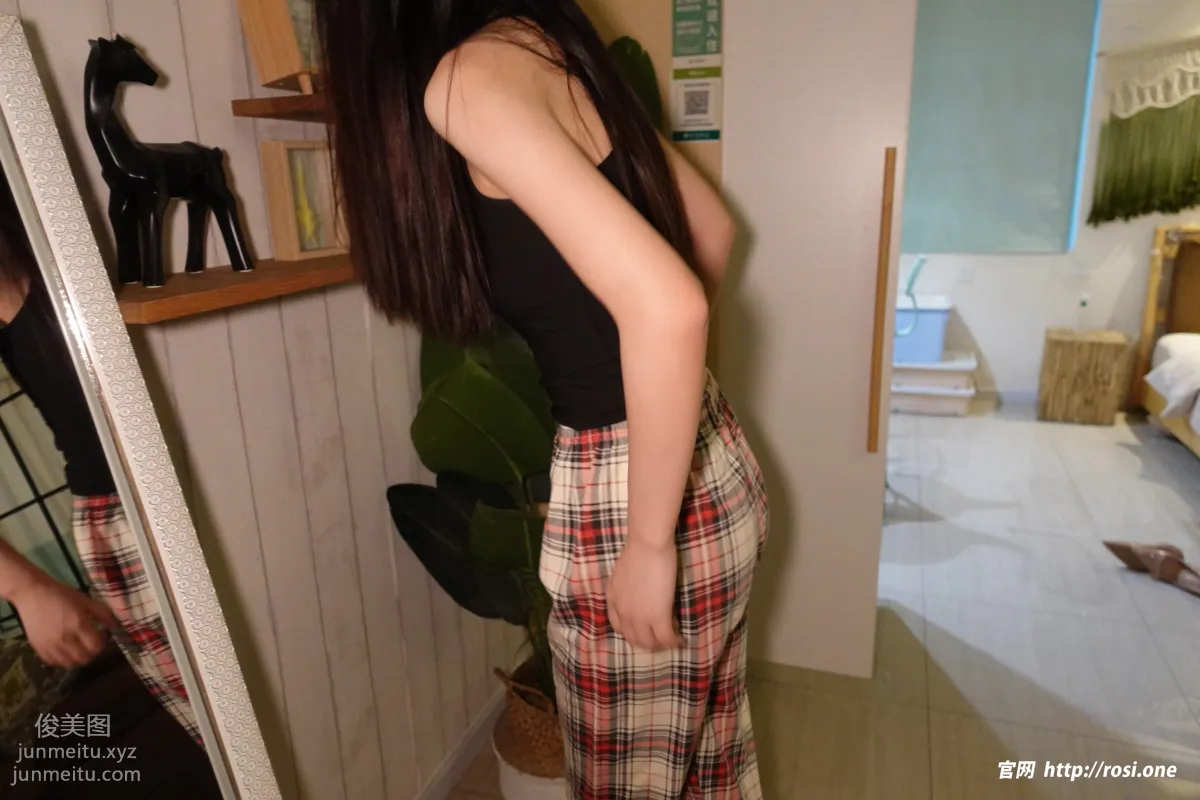 [ROSI写真]2022.11.13 NO.3996 page 3