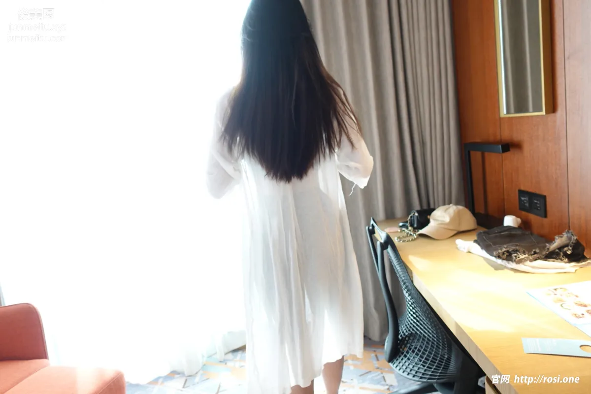 [ROSI写真]2023.01.21 NO.4065 page 129