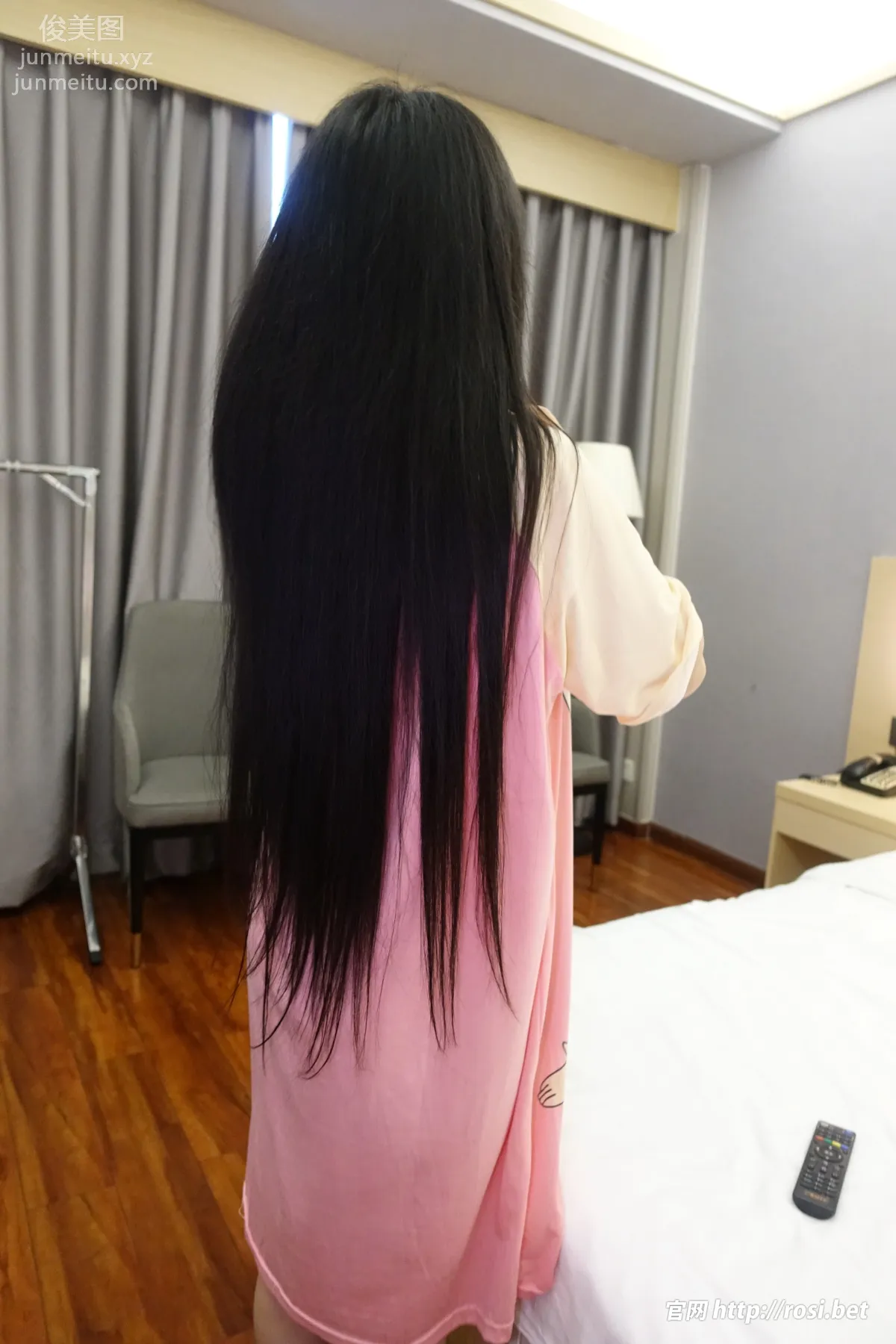 [ROSI写真]2023.11.18 NO.4366 page 4