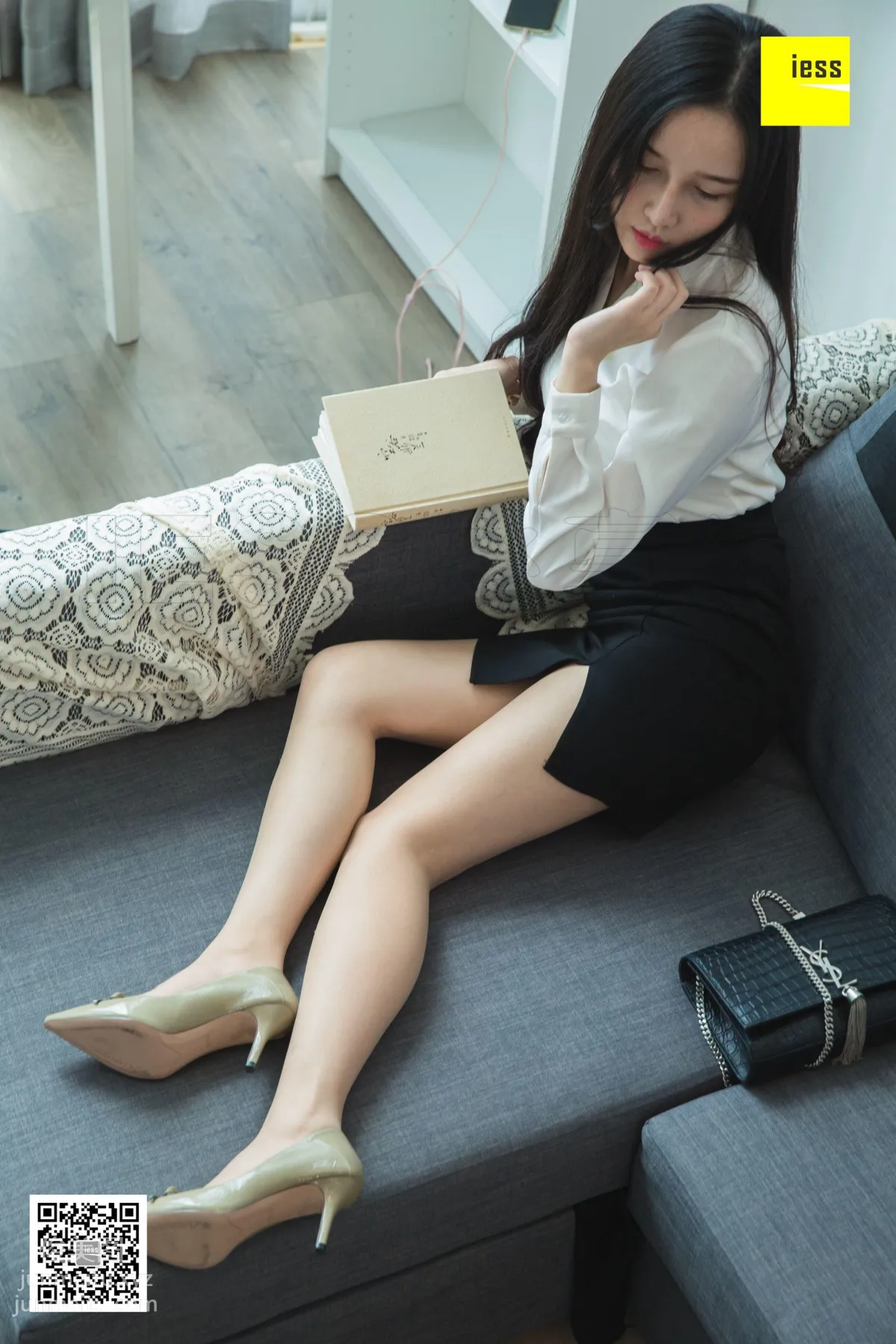 [IESS异思趣向] 2018.10.23 丝享家343：《文欣微肉制服美足》文欣 [90P] page 3
