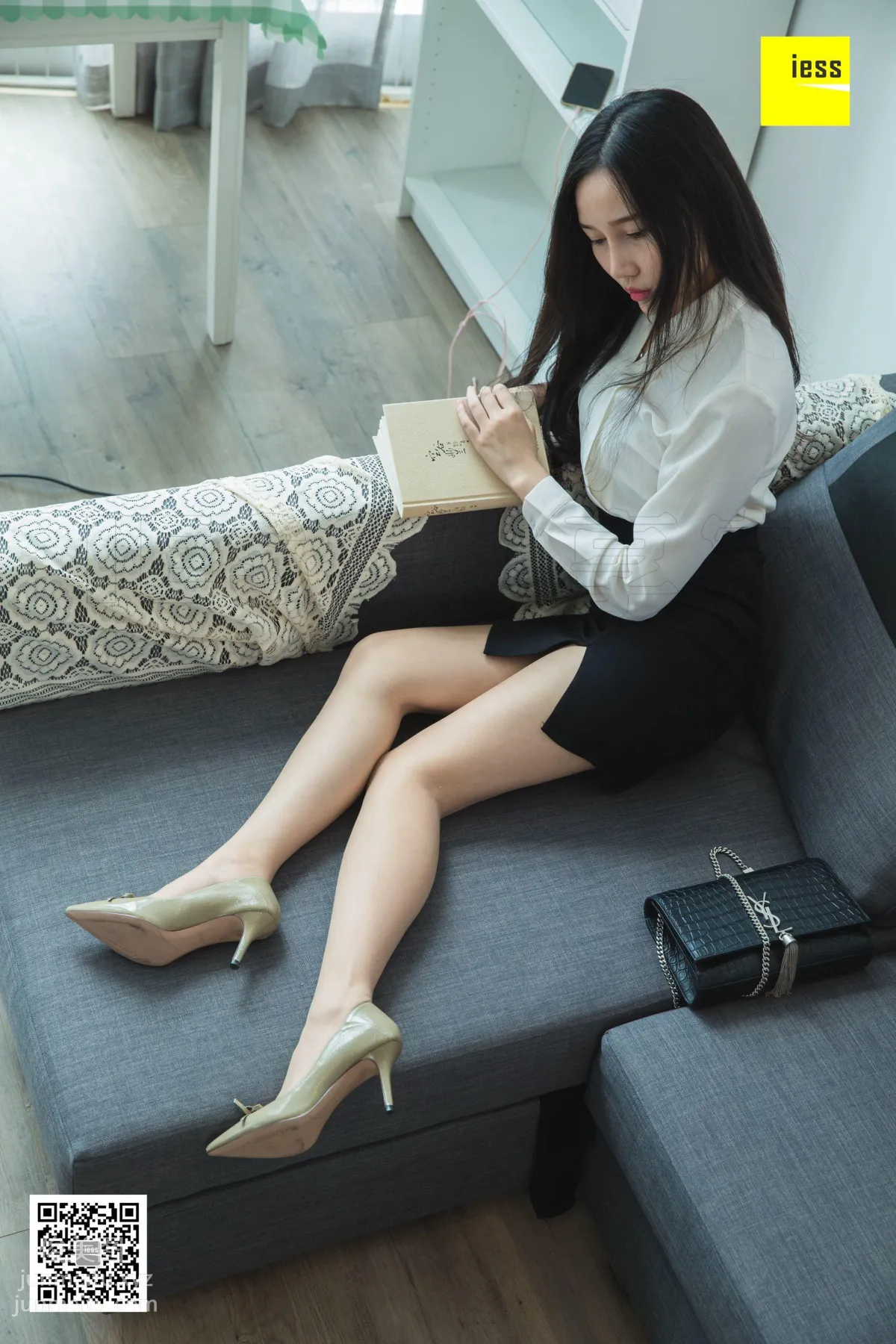 [IESS异思趣向] 2018.10.23 丝享家343：《文欣微肉制服美足》文欣 [90P] page 4