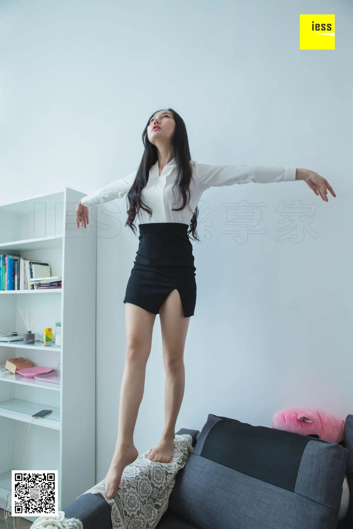 [IESS异思趣向] 2018.10.23 丝享家343：《文欣微肉制服美足》文欣 [90P] page 29