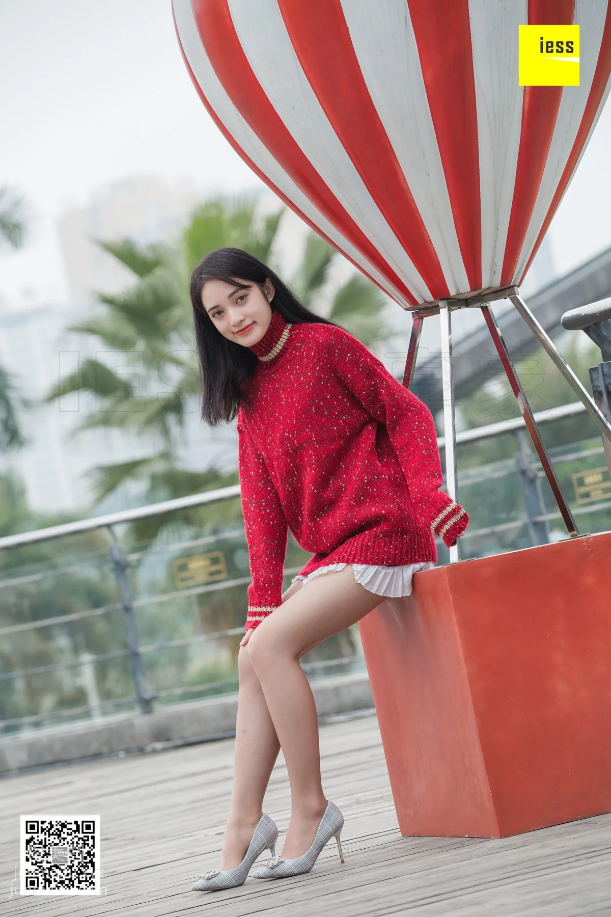 [IESS异思趣向] 2018.12.03 丝享家372：《街拍姗姗和小助理》姗姗 [92P] page 9
