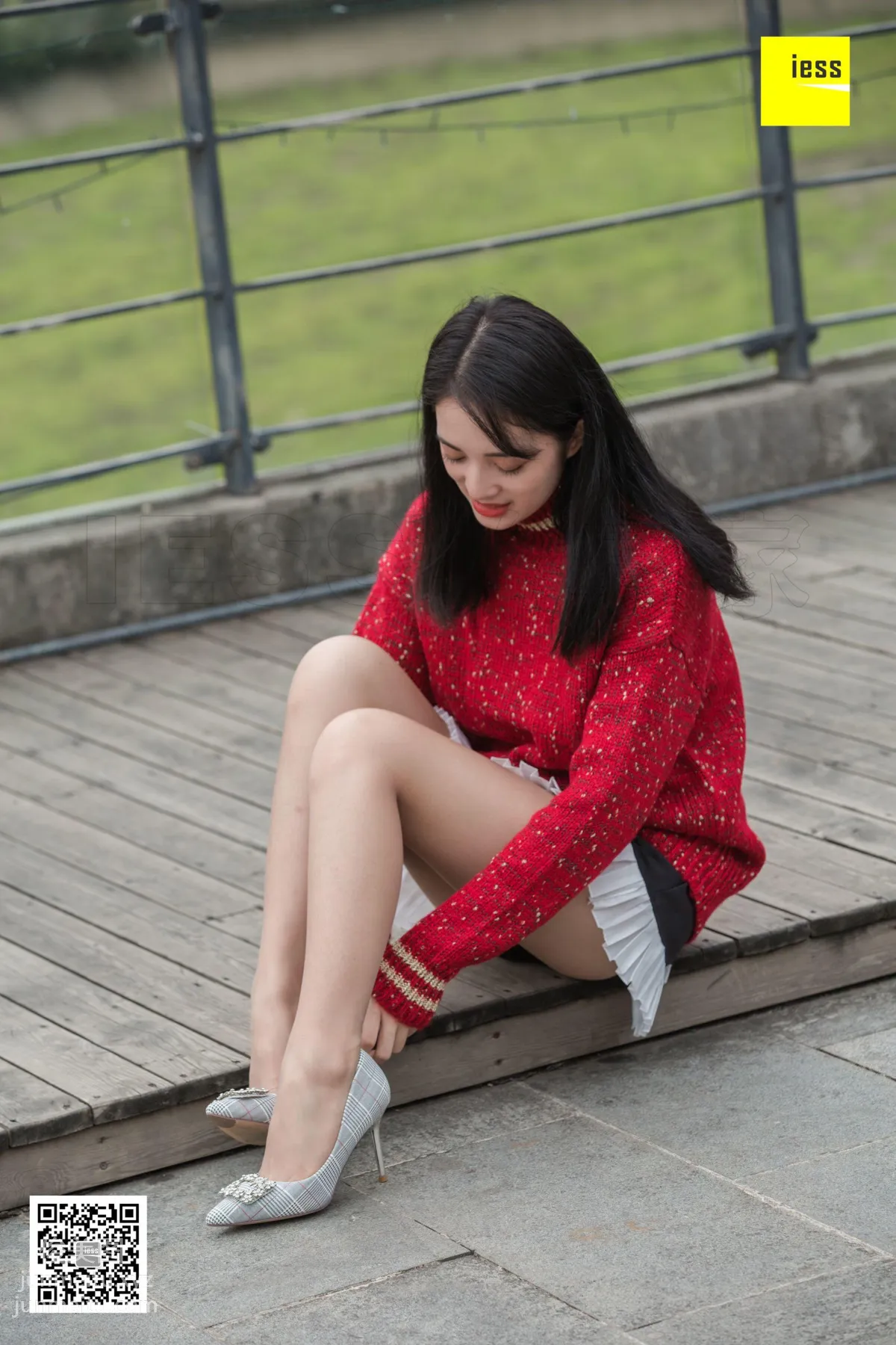 [IESS异思趣向] 2018.12.03 丝享家372：《街拍姗姗和小助理》姗姗 [92P] page 61