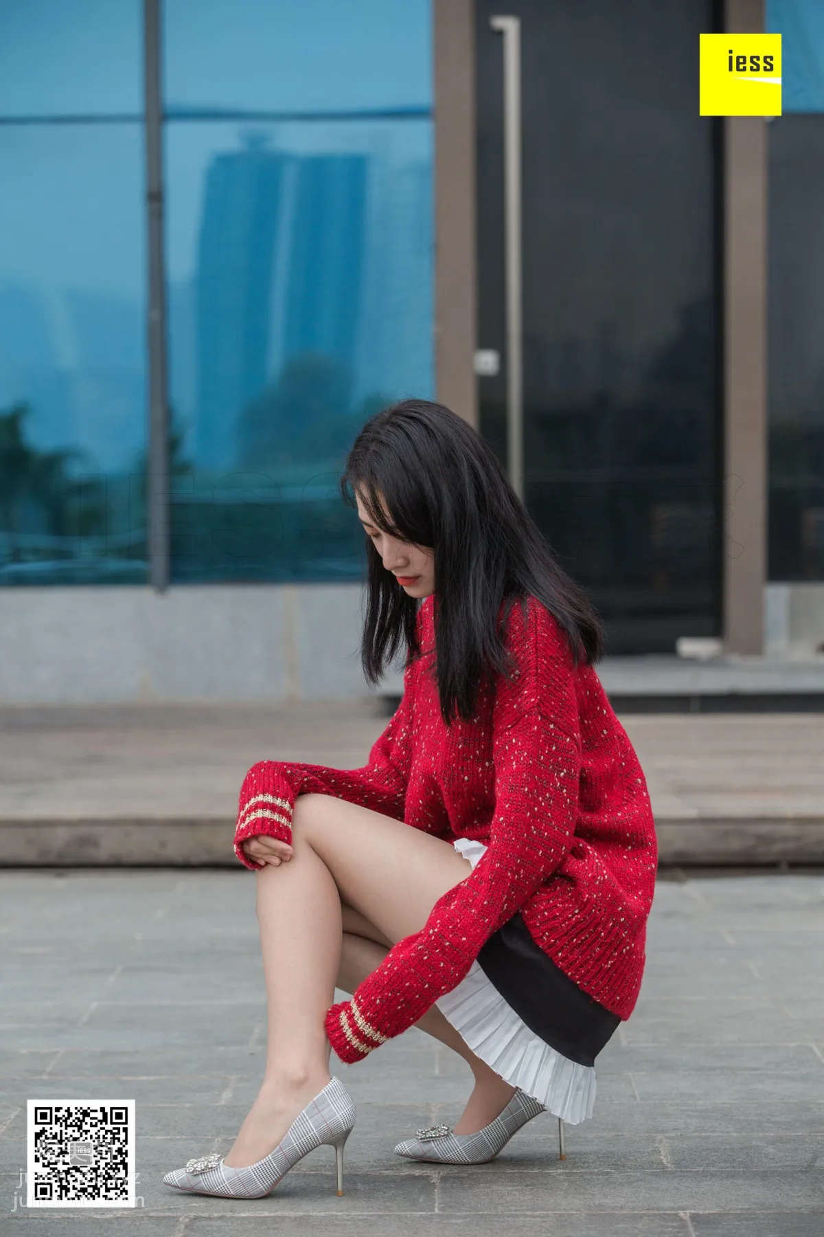 [IESS异思趣向] 2018.12.03 丝享家372：《街拍姗姗和小助理》姗姗 [92P] page 73