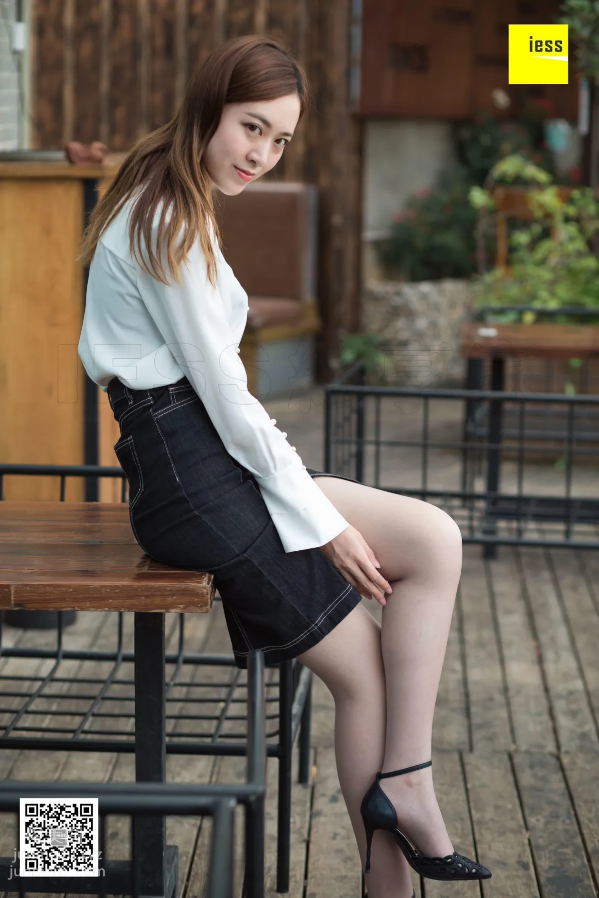[IESS异思趣向] 2018.12.17 丝享家382：《紫紫知性灰丝》紫紫 [90P] page 12