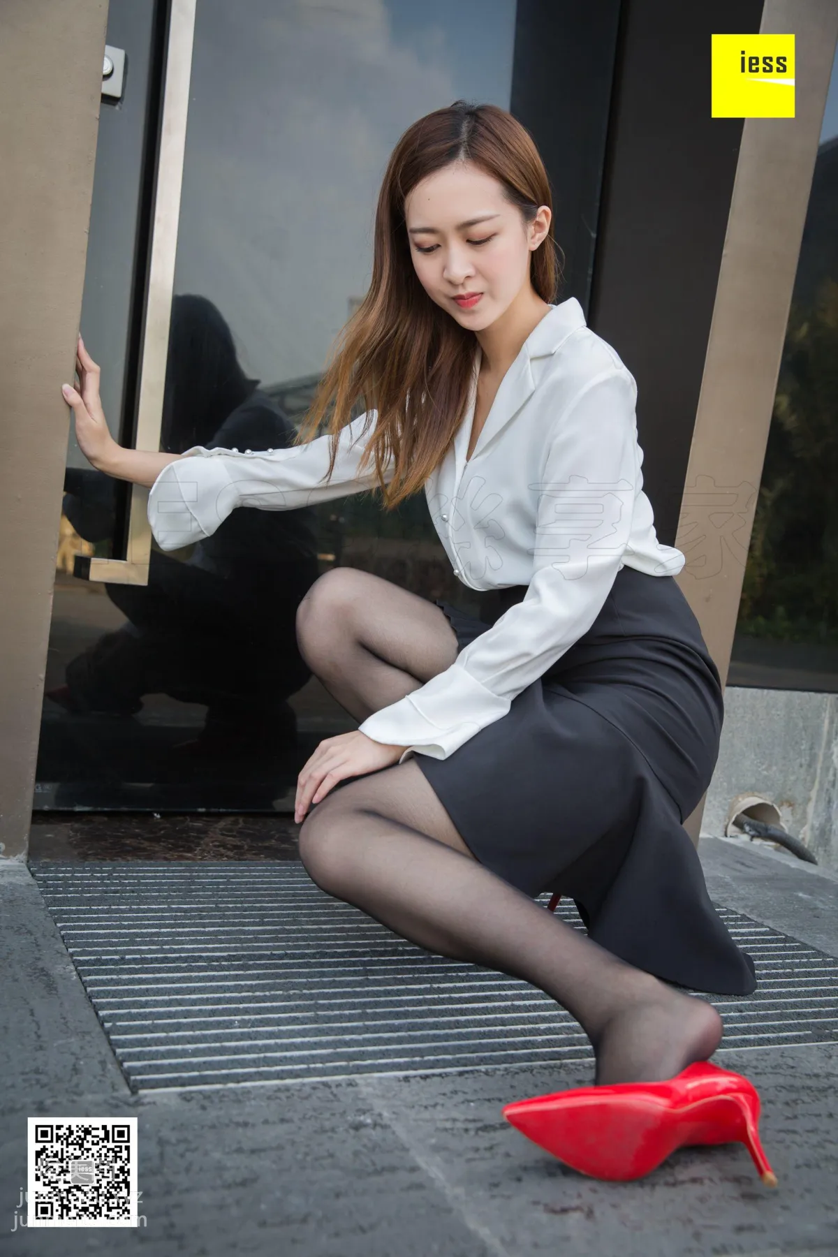 [IESS异思趣向] 2018.12.28 丝享家390：《被风吹乱的裙摆》紫紫 [95P] page 37