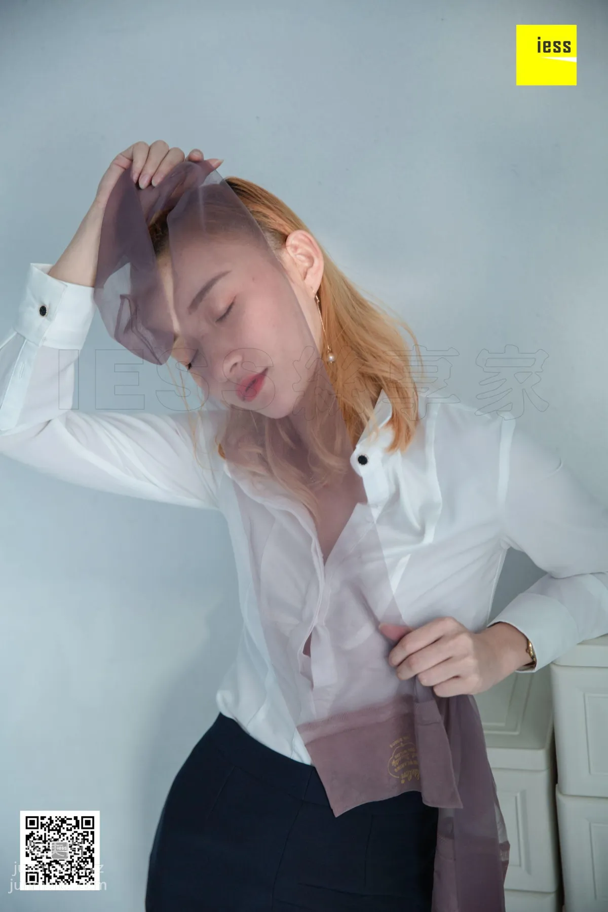 [IESS异思趣向] 2019.01.04 丝享家395：《秋姐的黑丝审视》秋秋 [95P] page 3