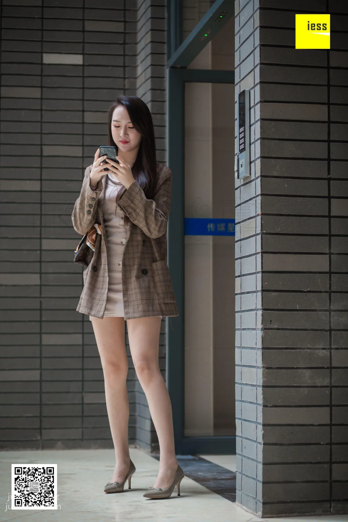 [IESS异思趣向] 2019.01.08 丝享家397：《小区楼下偶遇云芝》云芝 [90P] page 4