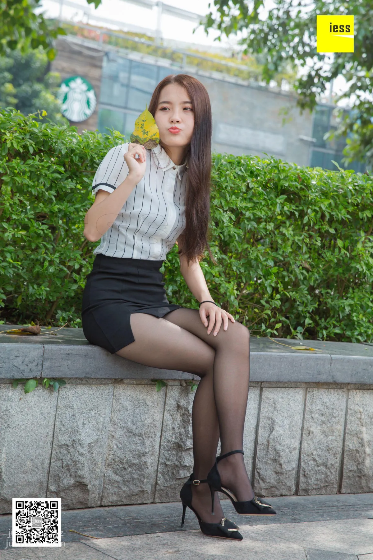 [IESS异思趣向] 2019.01.25 丝享家409：《坐在喷泉旁的婉萍》婉萍[95P] page 3