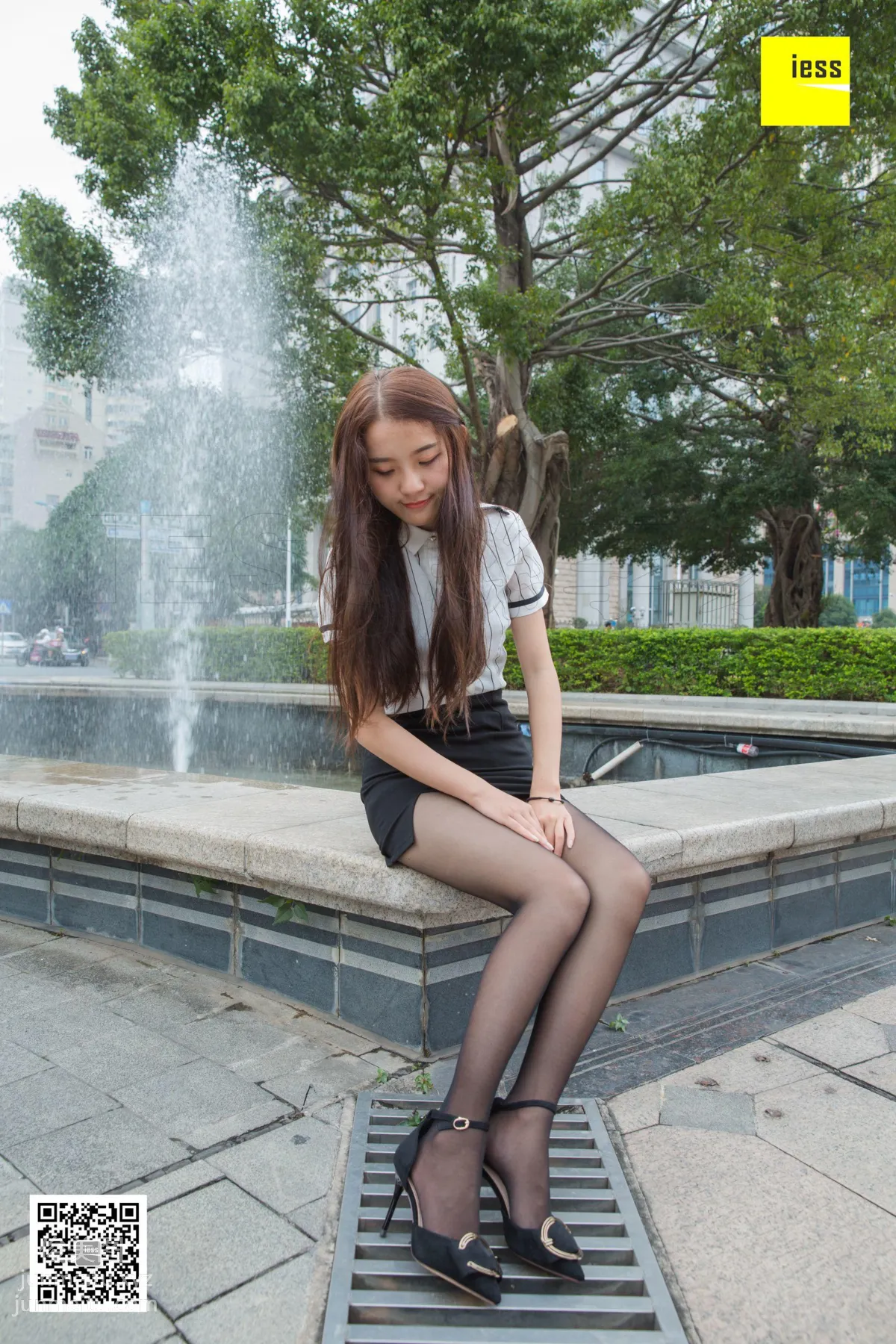 [IESS异思趣向] 2019.01.25 丝享家409：《坐在喷泉旁的婉萍》婉萍[95P] page 31