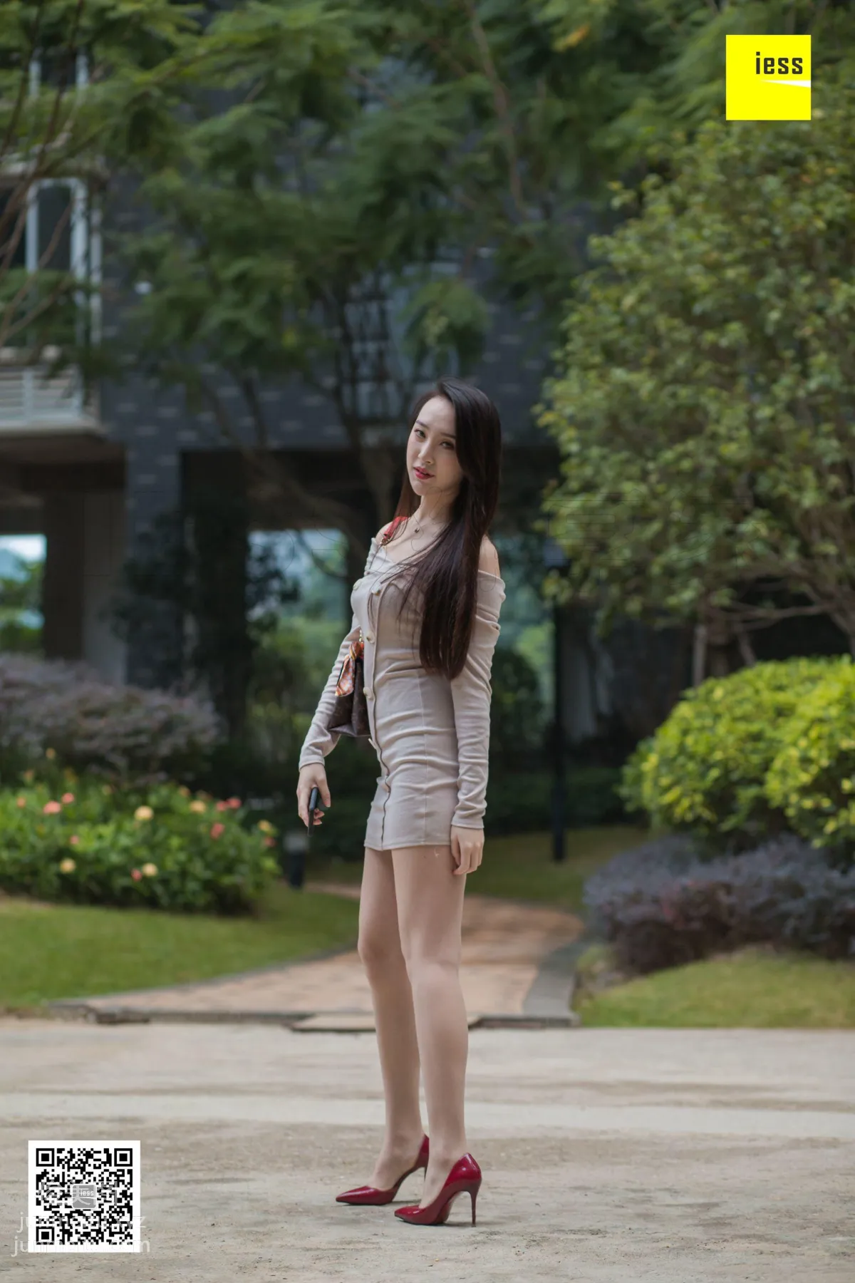 [IESS异思趣向] 2019.01.28 丝享家410：《云芝公园散心》云芝[88P] page 81