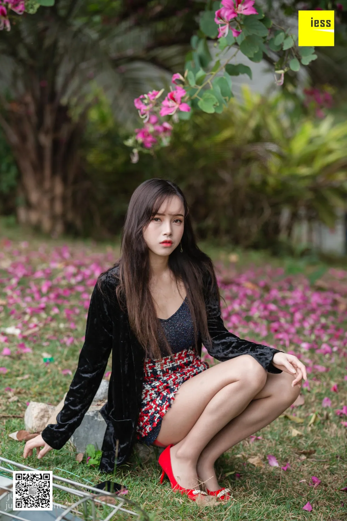 [IESS异思趣向] 2019.02.18 丝享家424：《花丛中的小羽》小羽[82P] page 50