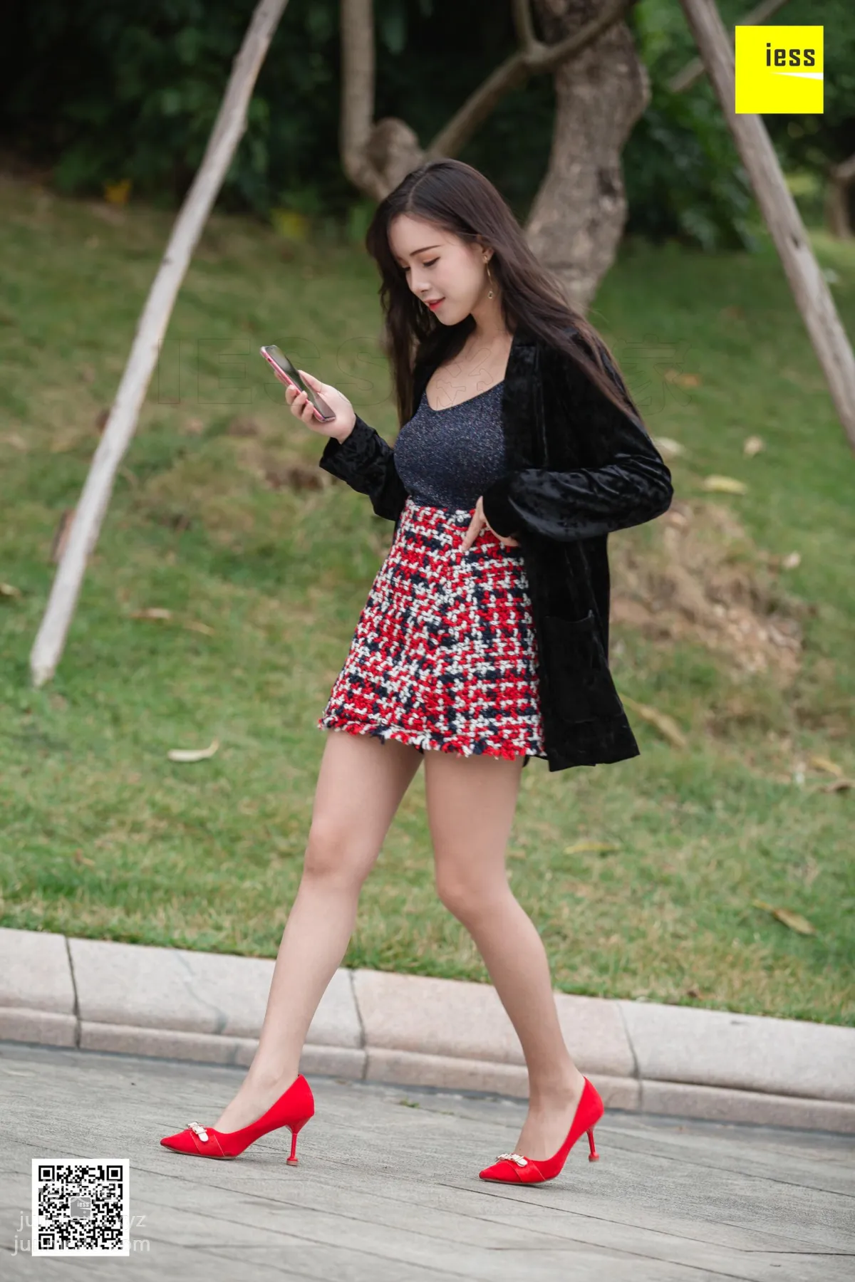 [IESS异思趣向] 2019.02.18 丝享家424：《花丛中的小羽》小羽[82P] page 54