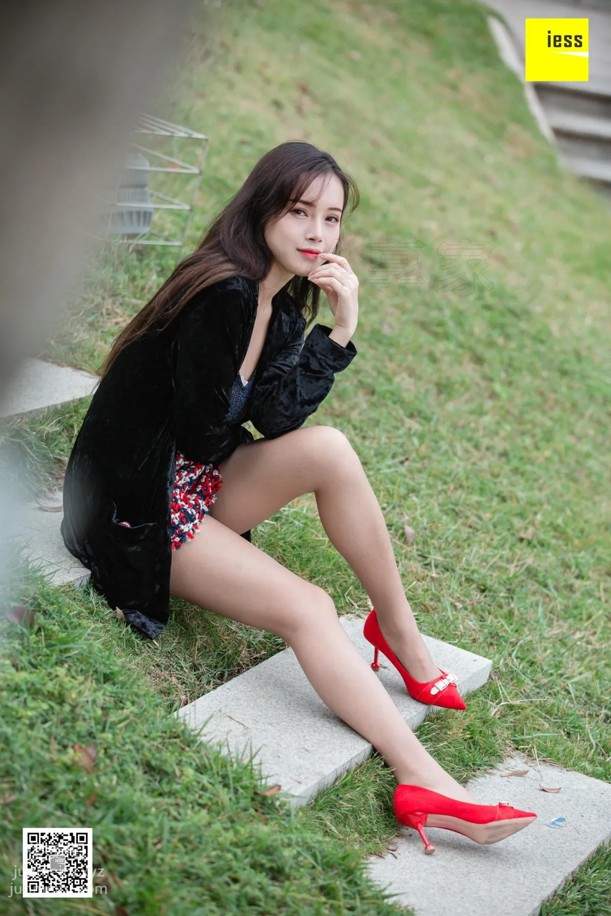 [IESS异思趣向] 2019.02.18 丝享家424：《花丛中的小羽》小羽[82P] page 70