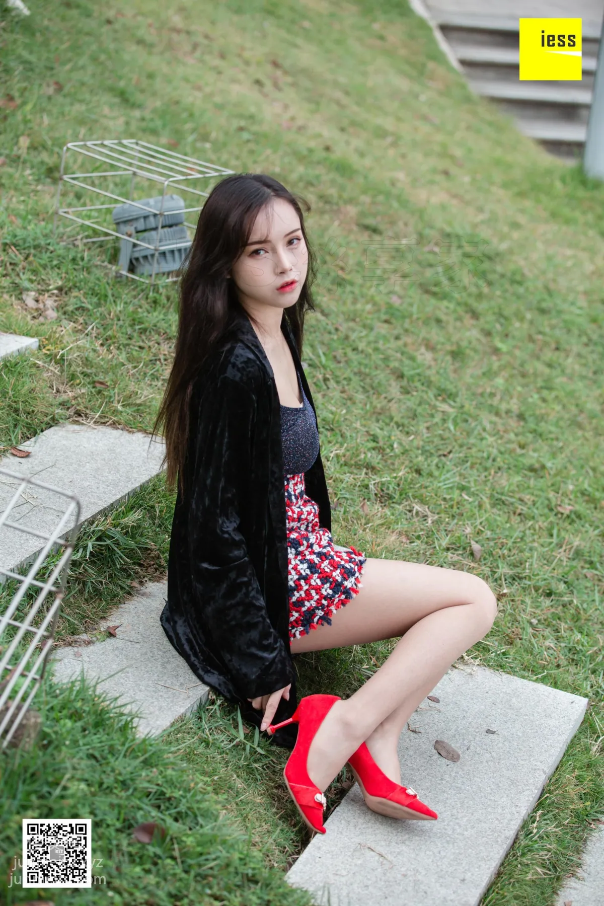 [IESS异思趣向] 2019.02.18 丝享家424：《花丛中的小羽》小羽[82P] page 75