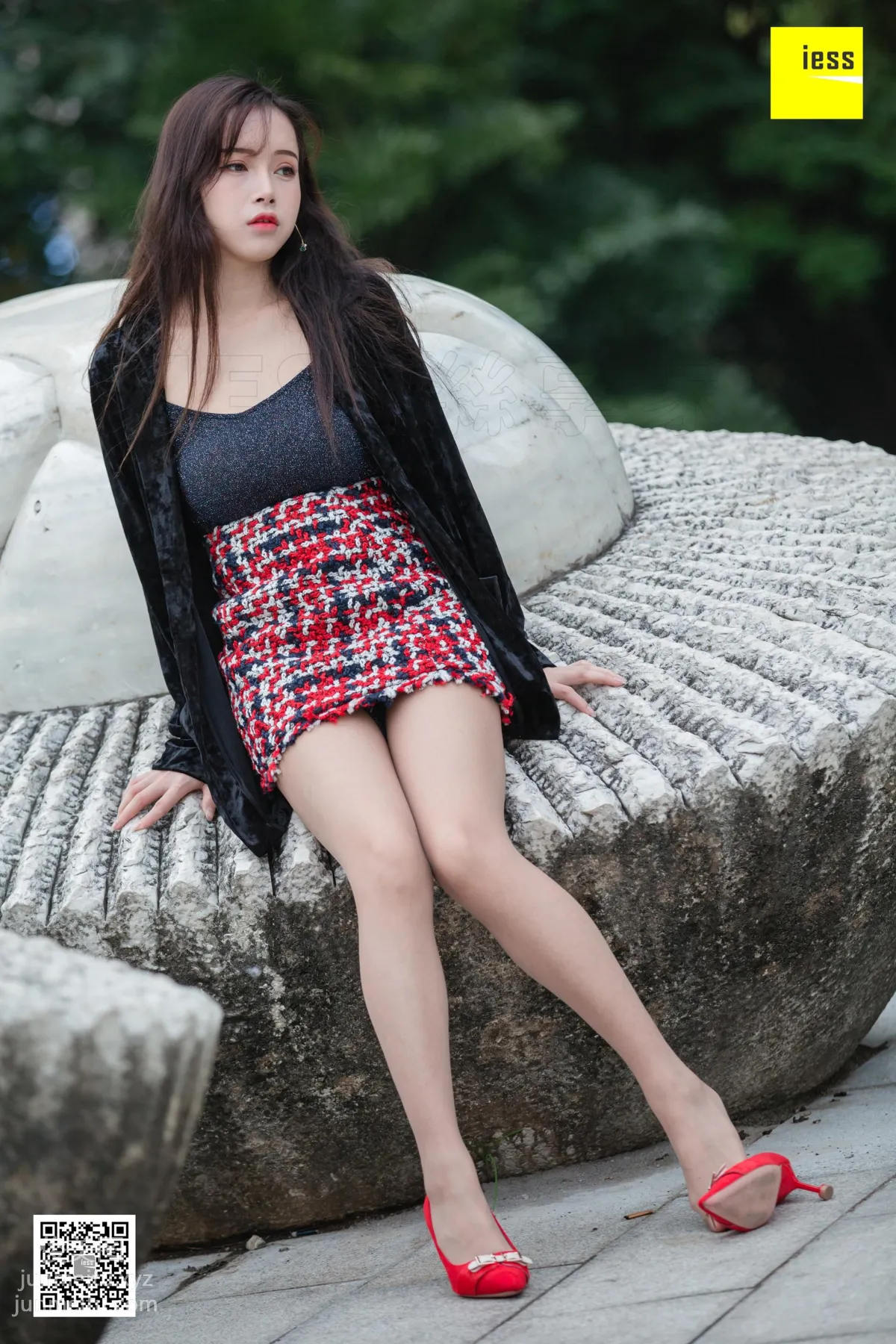 [IESS异思趣向] 2019.02.18 丝享家424：《花丛中的小羽》小羽[82P] page 78