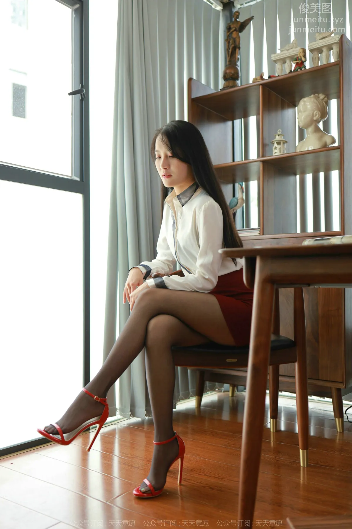 [IESS异思趣向] 2022.02.23 丝享家1010：婉萍《红色凉鞋配黑丝》[84P] page 8