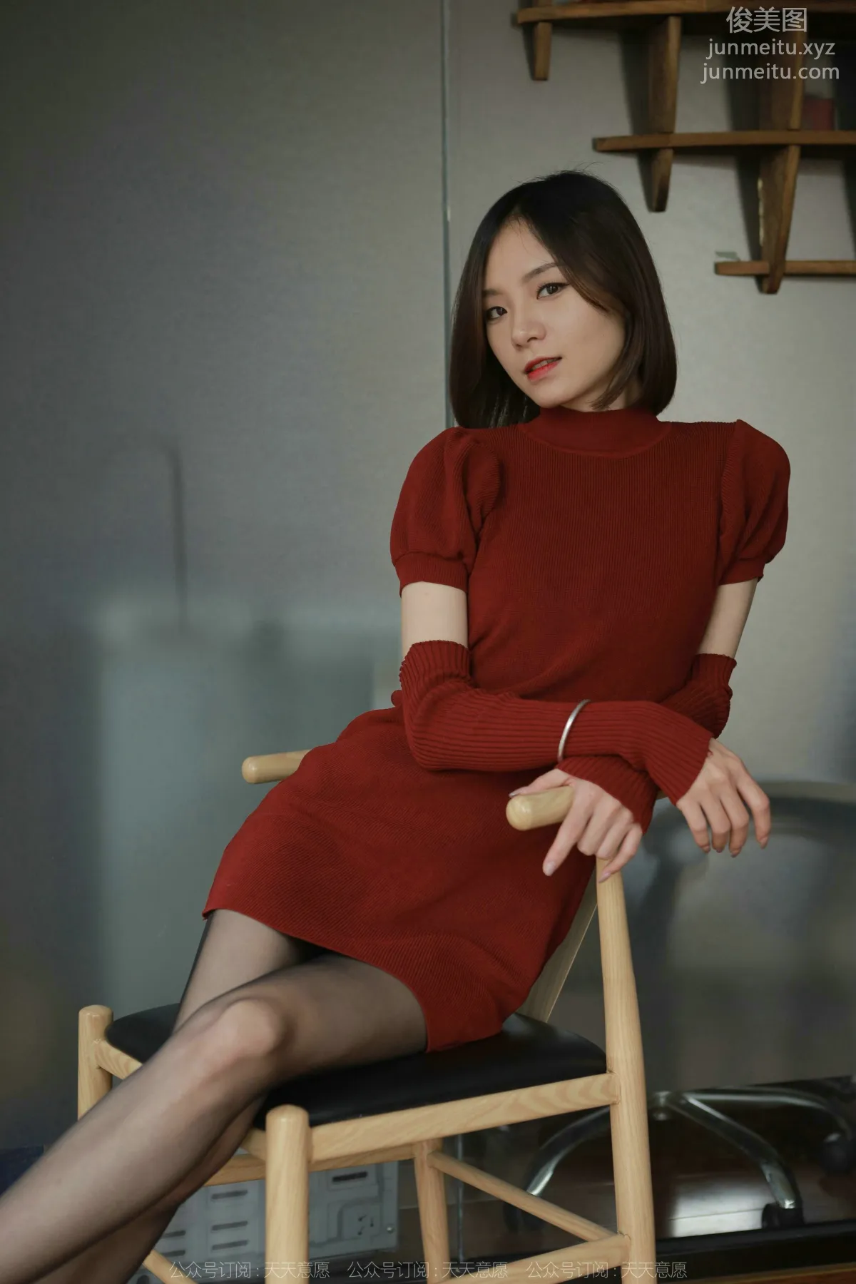 [IESS异思趣向] 2022.03.09 丝享家1023：小六《红裙嘿丝自拍》[84P] page 44