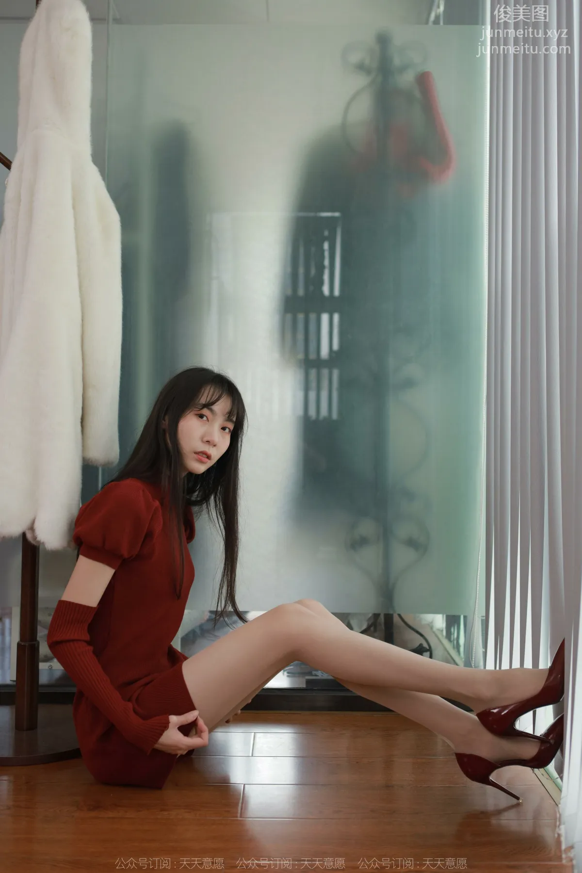 [IESS异思趣向] 2022.04.09 丝享家 1054：团团《迷人的酒红旗袍》 page 58
