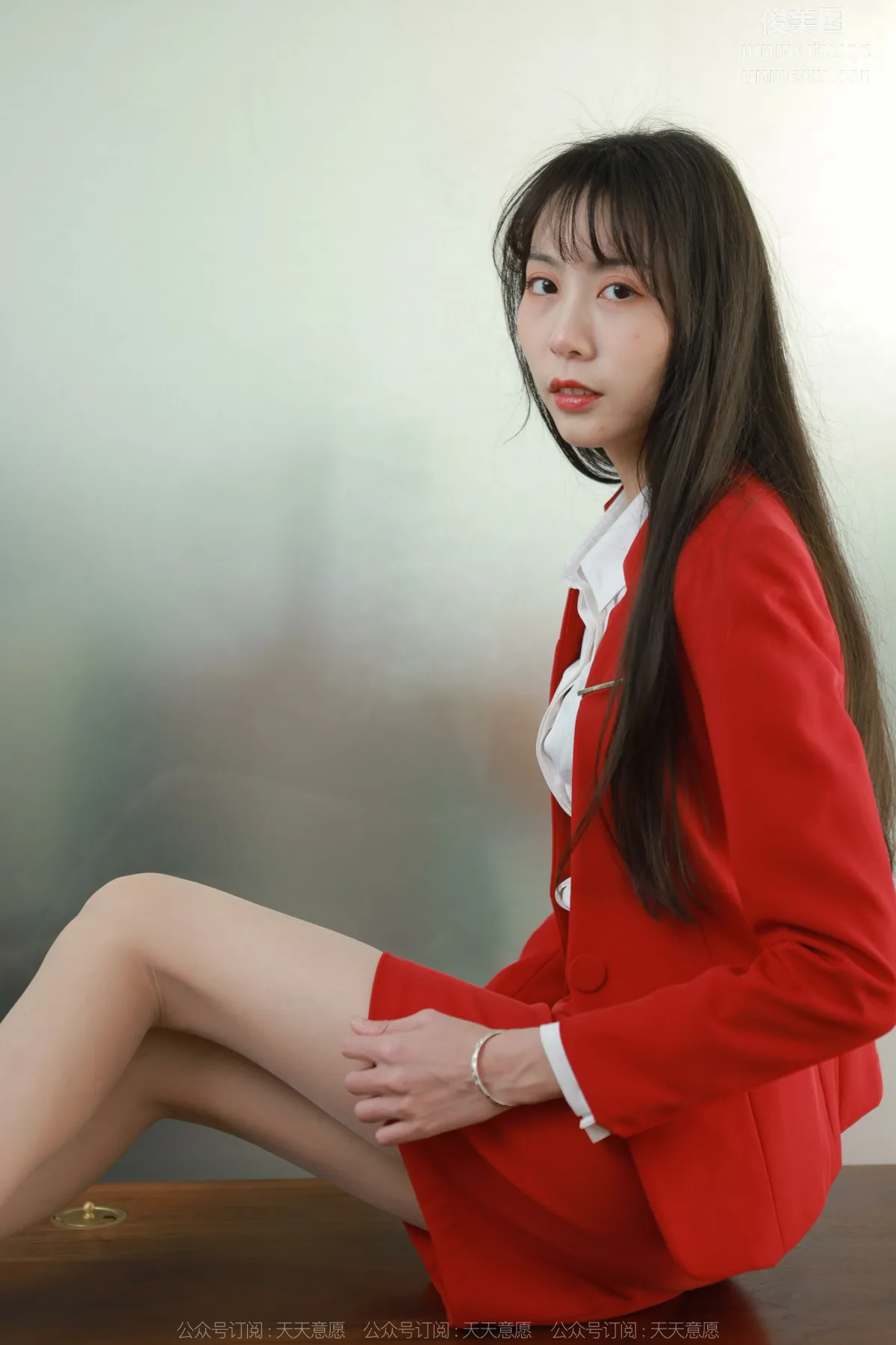 [IESS异思趣向] 2022.04.17 丝享家 1062：团团《红裙长腿OL》 page 14