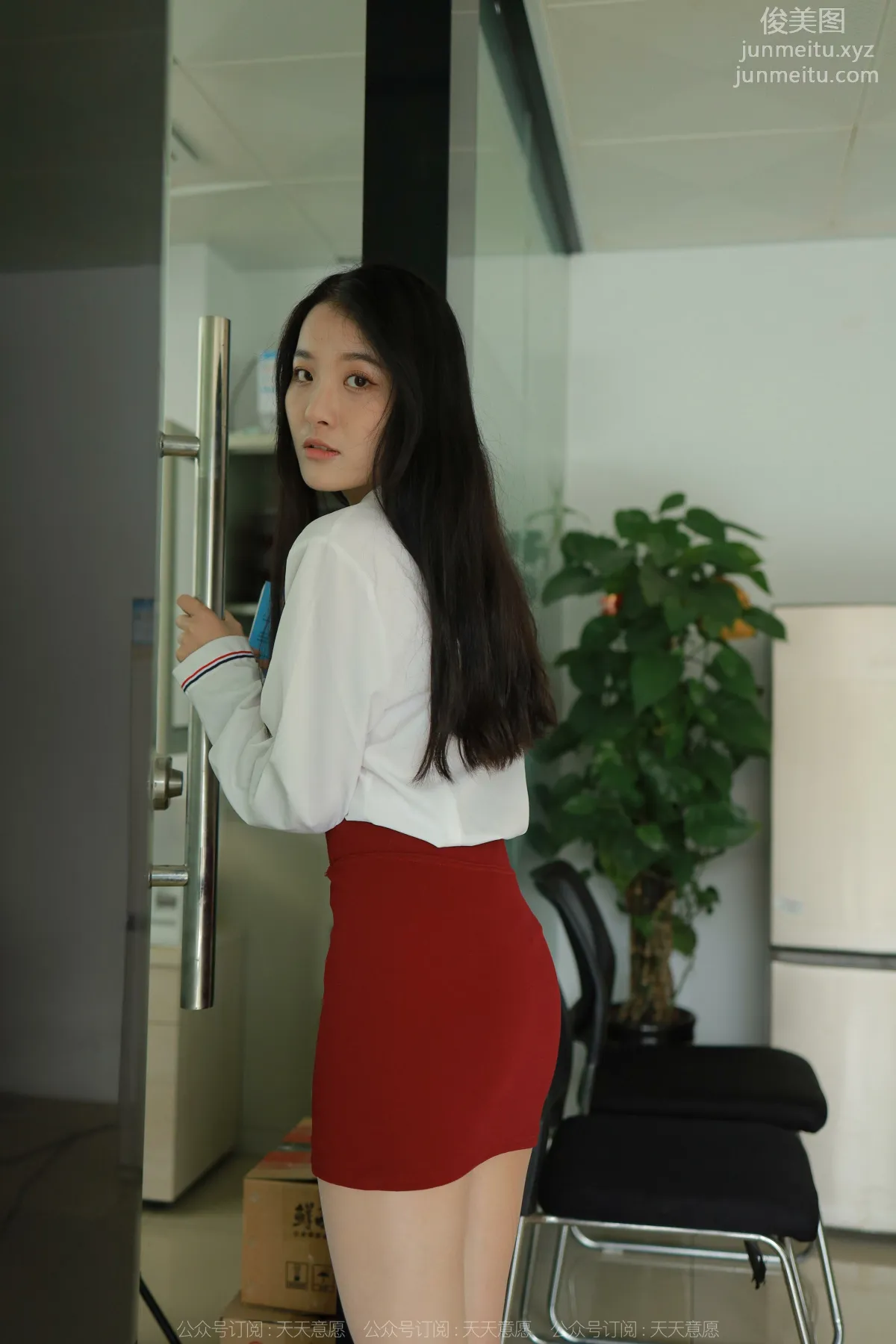 [IESS异思趣向] 2022.06.10 丝享家 .1113：婉萍《财务部美女》[92P] page 28