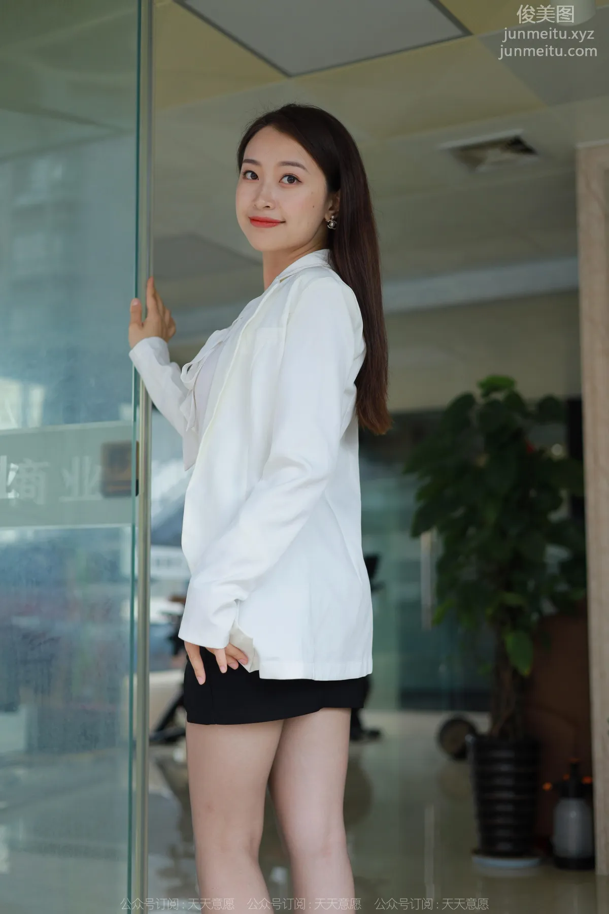 [IESS异思趣向] 2022.06.11 丝享家 .1114：小婕《冷艳嘿丝》[82P] page 2