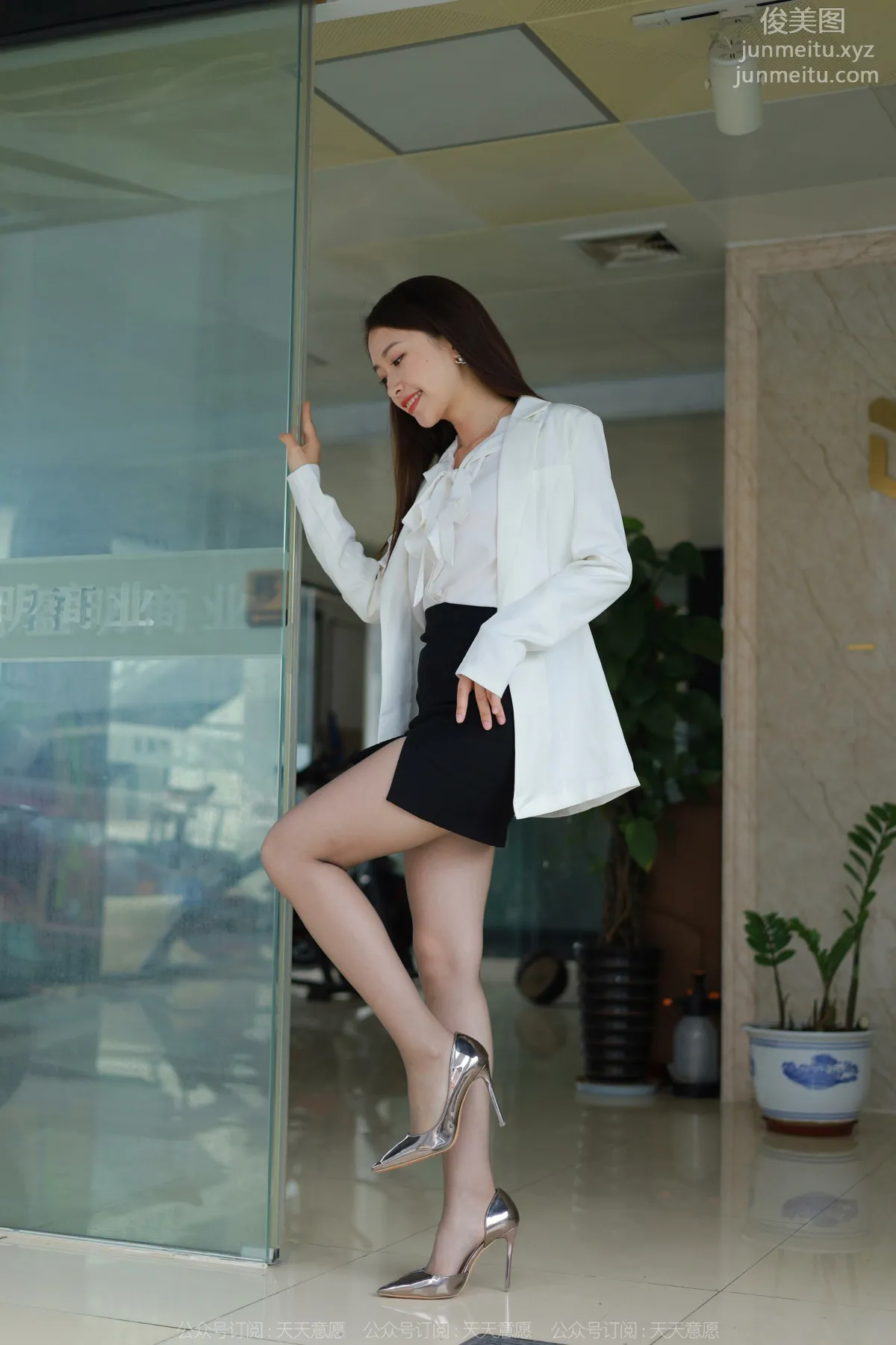 [IESS异思趣向] 2022.06.11 丝享家 .1114：小婕《冷艳嘿丝》[82P] page 3
