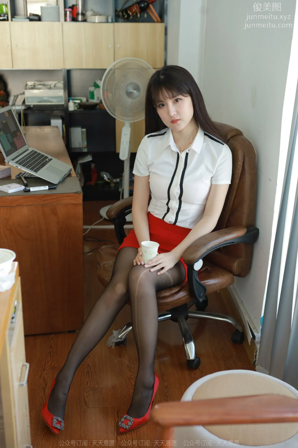 [IESS异思趣向] 2022.08.18 丝享家 1181：小宝《烈焰红裙》[90P] page 32