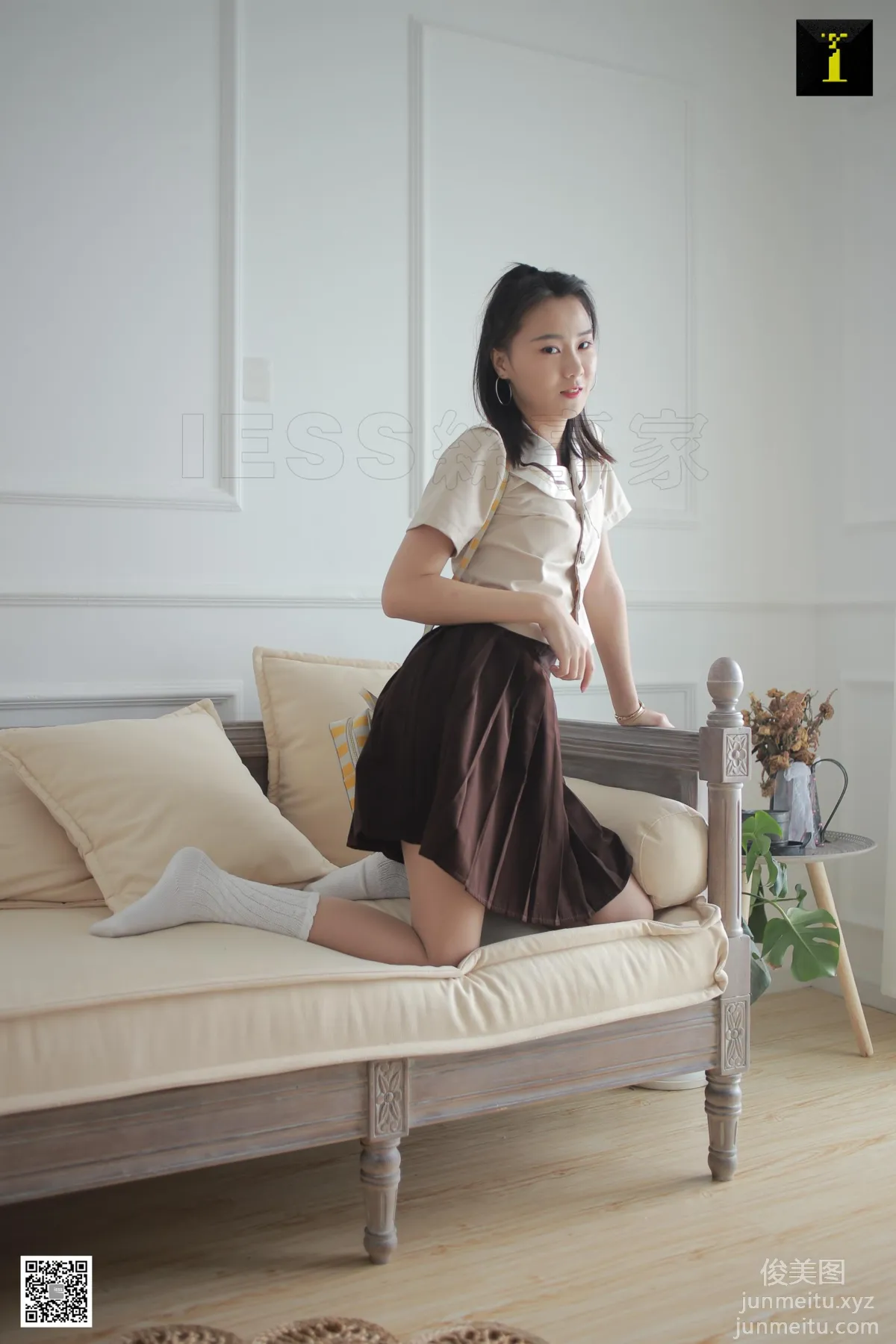 [IESS异思趣向] 2019.08.21 丝享家555：《小衫初尝JK棉袜》小衫[80P] page 45