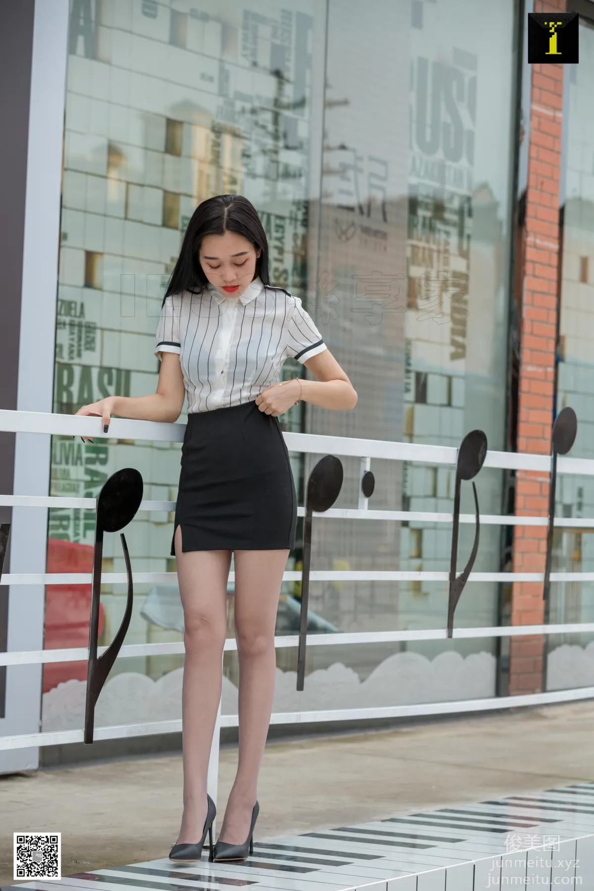 [IESS异思趣向] 2019.09.26 丝享家580：《偶遇白领街拍》可乐[91P] page 30