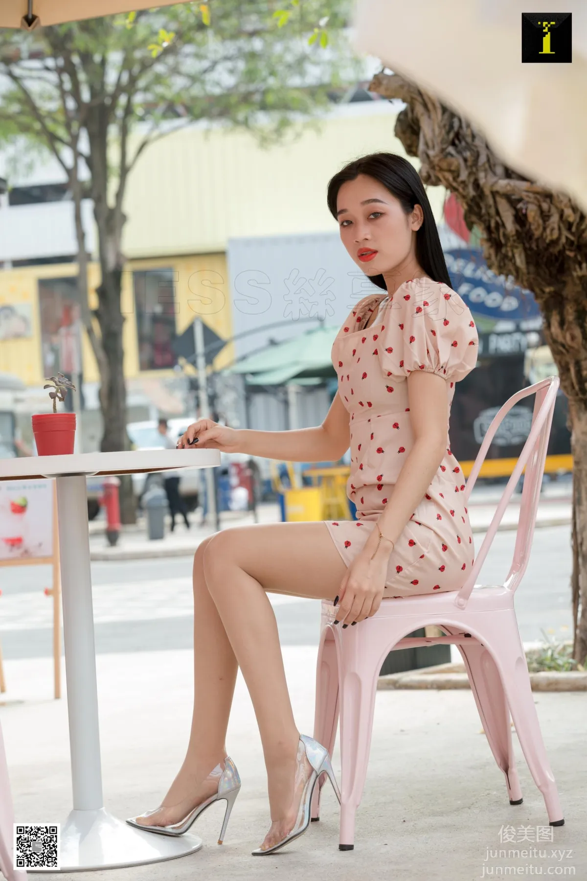[IESS异思趣向] 2019.10.11 丝享家586：可乐《少女感街拍》[90P] page 13