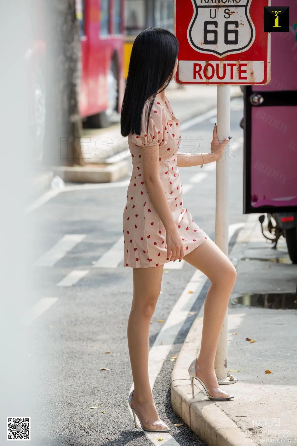 [IESS异思趣向] 2019.10.11 丝享家586：可乐《少女感街拍》[90P] page 38
