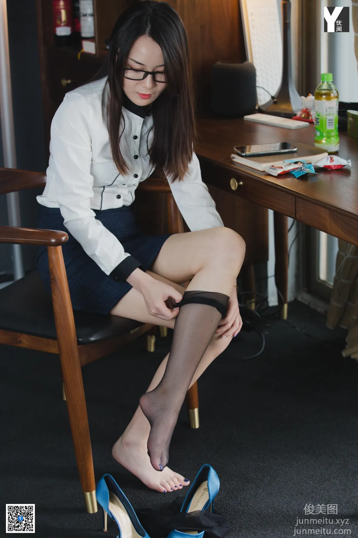 [IESS异思趣向] 2020.04.22 丝享家727：小衫《老师的吊带袜》[93P] page 38