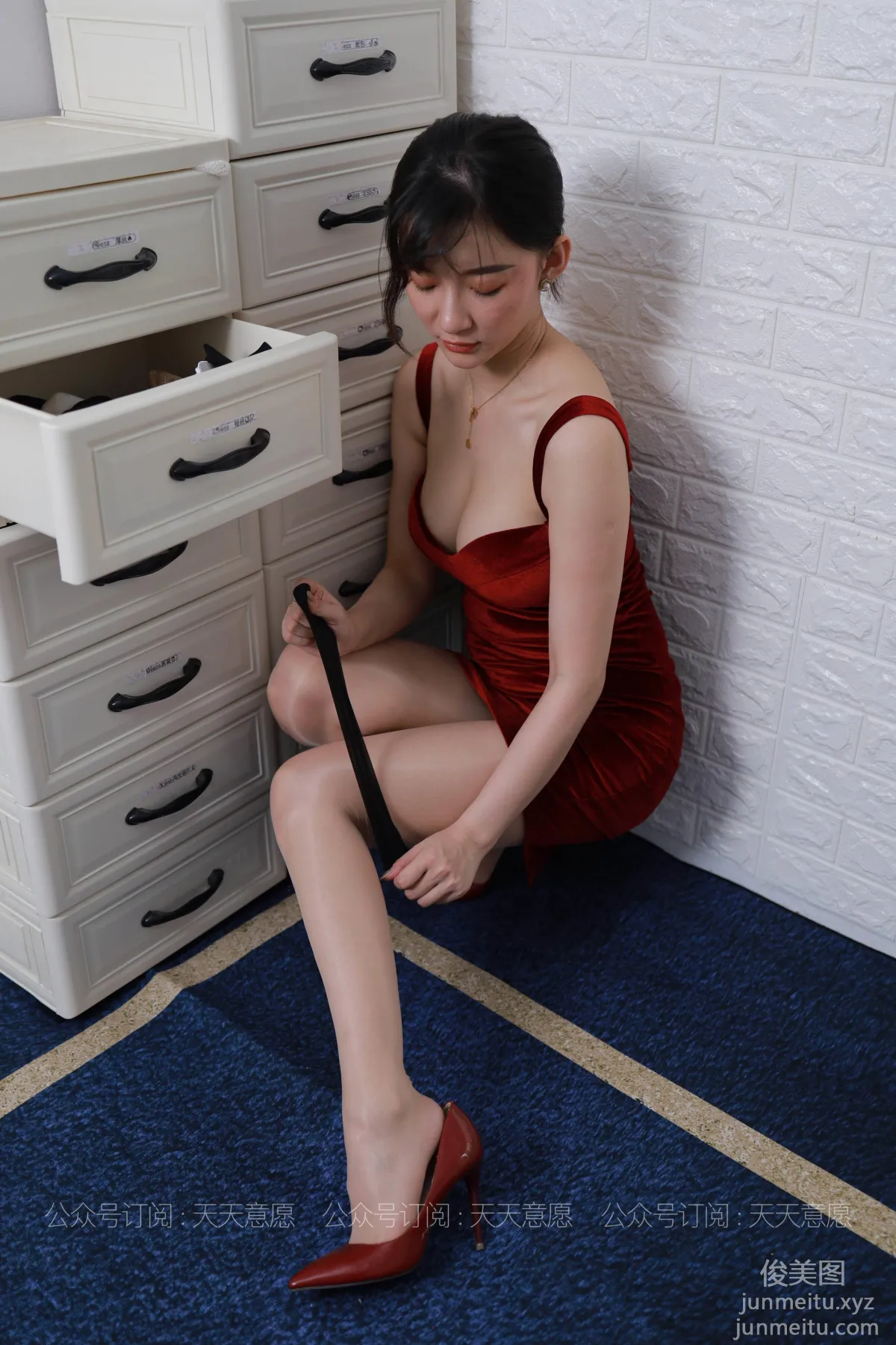 [IESS异思趣向] 2021.07.24 丝享家869：秋秋《姓感红裙女神》[93P] page 12