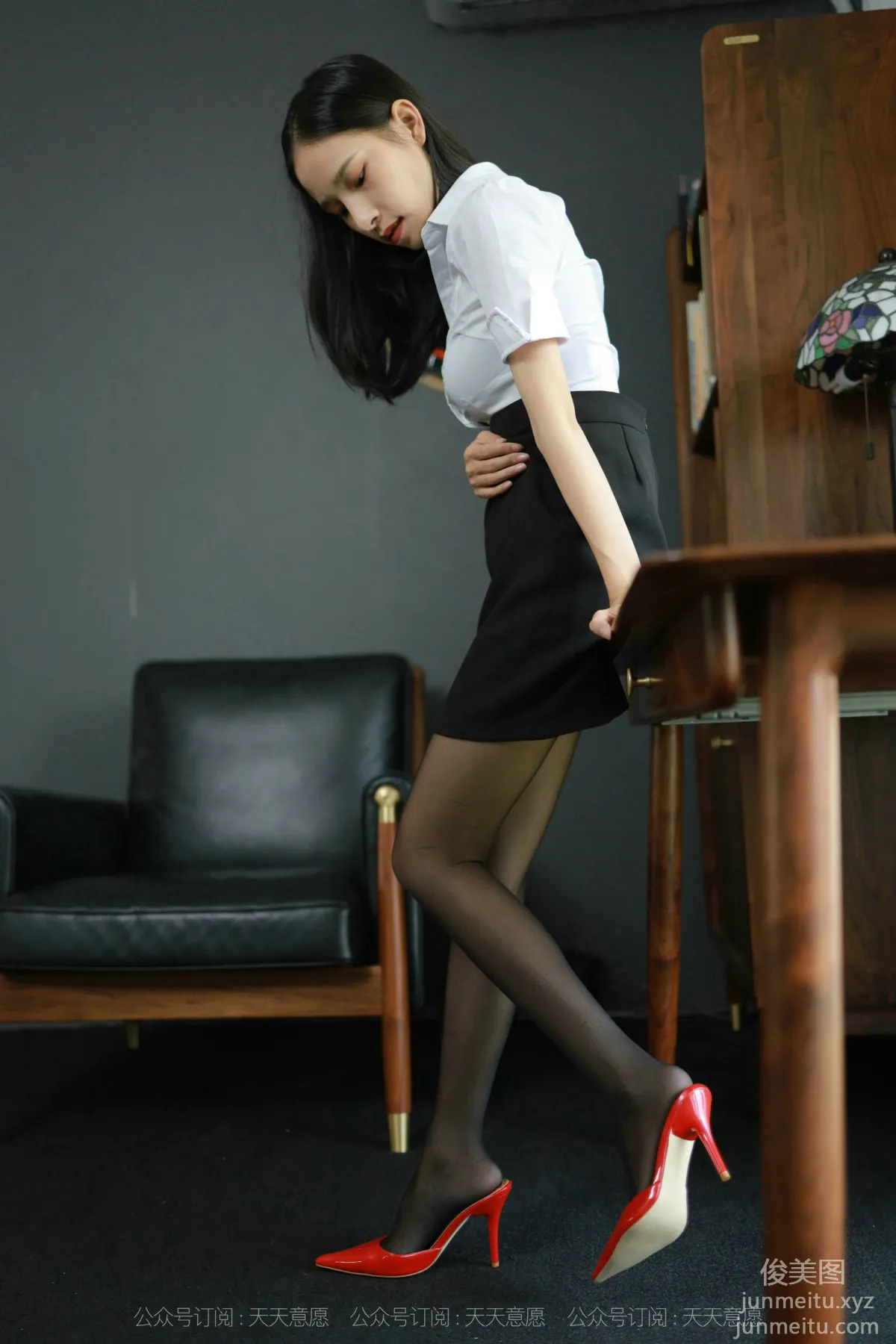 [IESS异思趣向] 2021.09.15 丝享家919：美子《红色高跟鞋》[96P] page 61