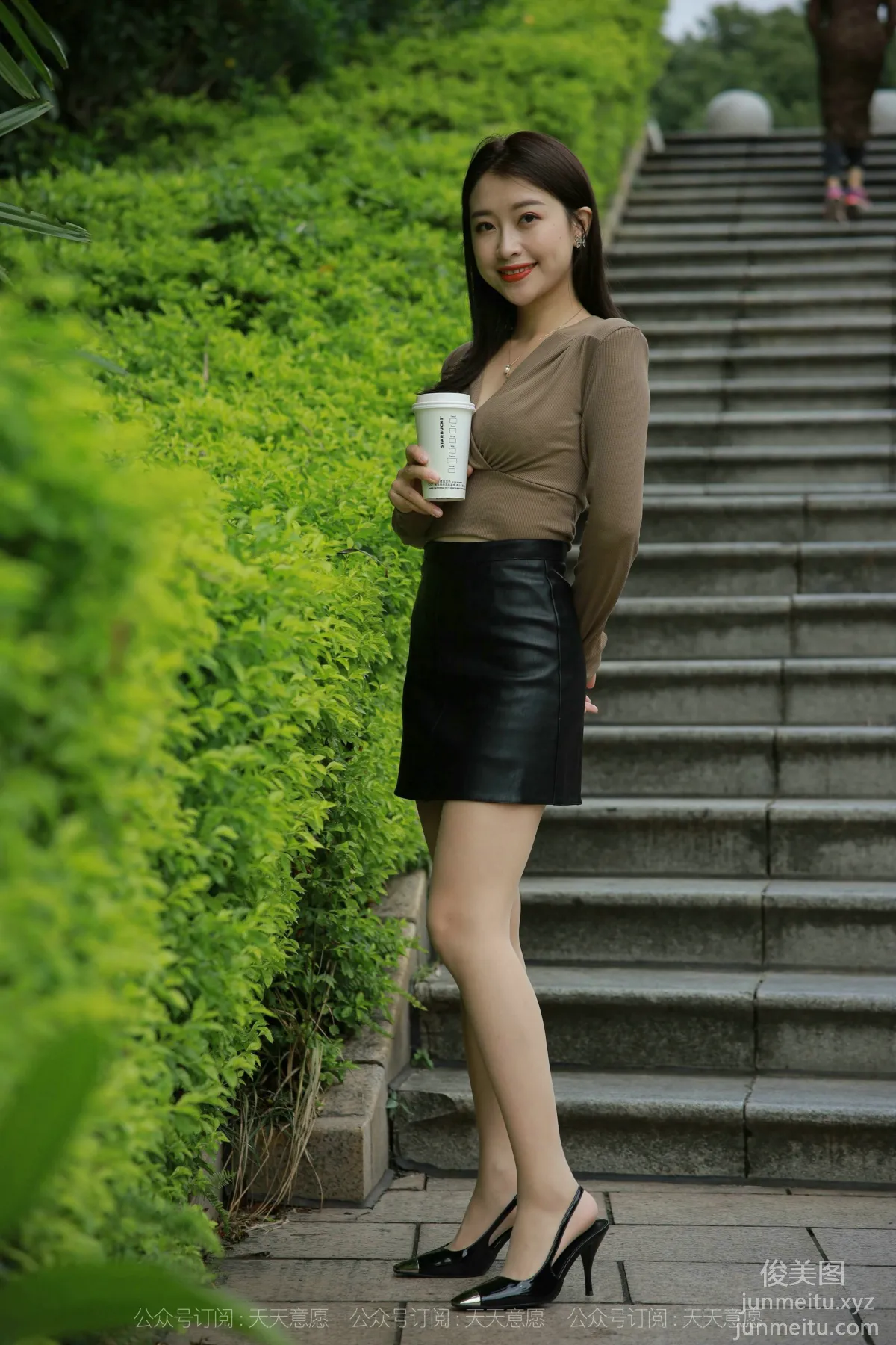 [IESS异思趣向] 2021.10.07 丝享家940：小婕《公园偶遇》[89P] page 24
