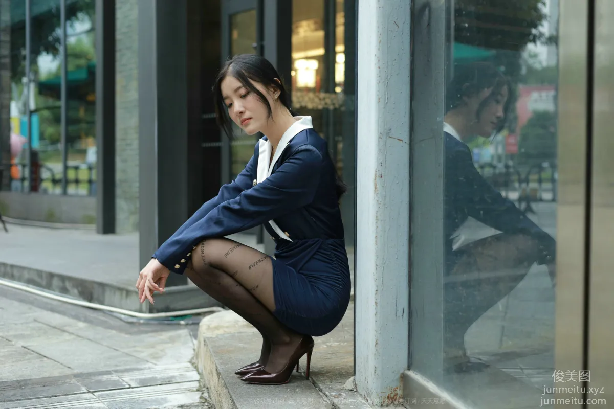 [IESS异思趣向] 2021.10.16 丝享家949：婉苹《OL姓感包臀裙》[132P] page 48
