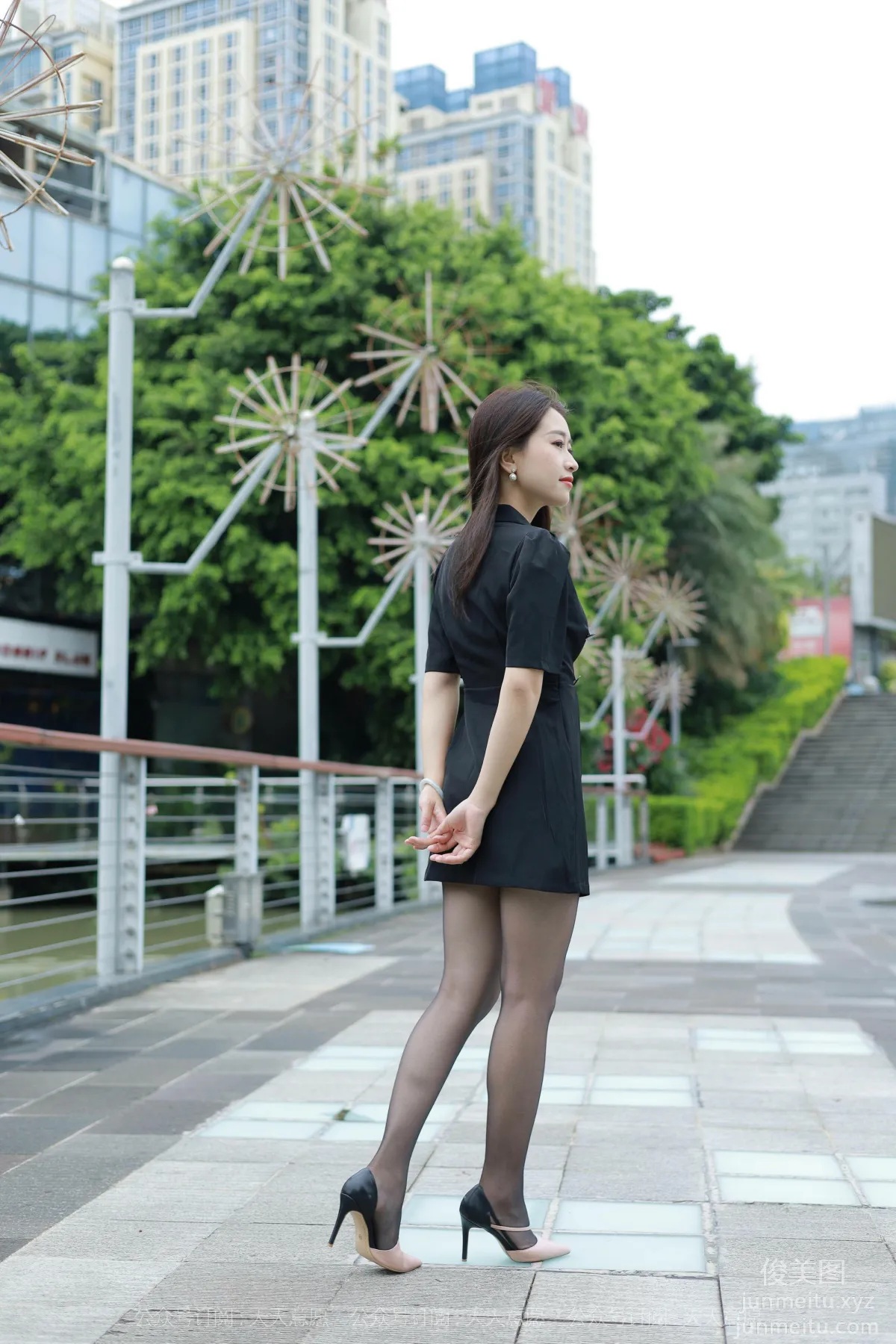 [IESS异思趣向] 2021.10.20 丝享家953：小婕《桥上的美女》[96P] page 24