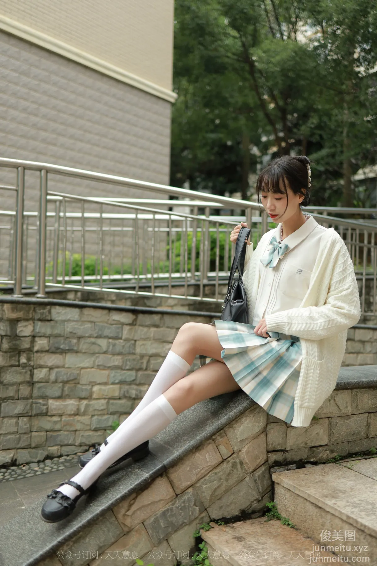 [IESS异思趣向] 2021.11.02 丝享家963：团团《长腿JK装》[94P] page 32