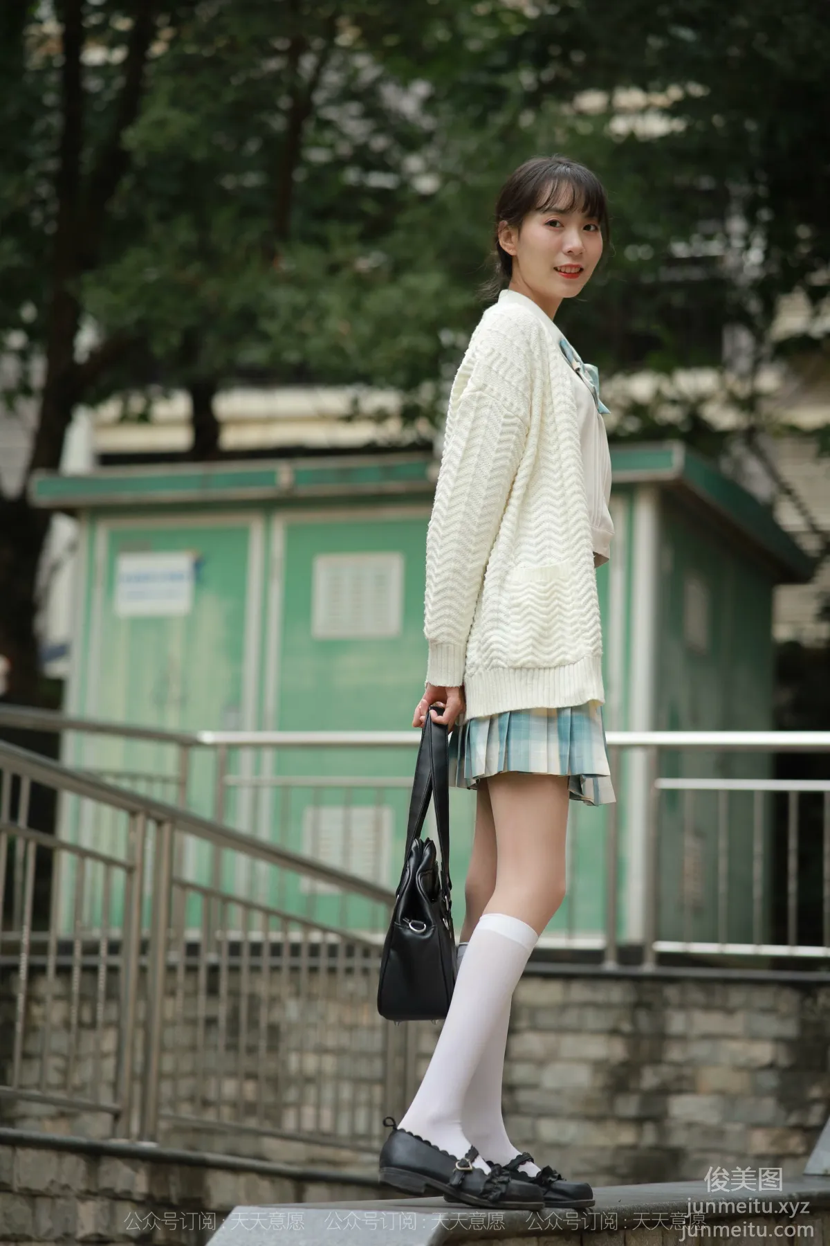[IESS异思趣向] 2021.11.02 丝享家963：团团《长腿JK装》[94P] page 43