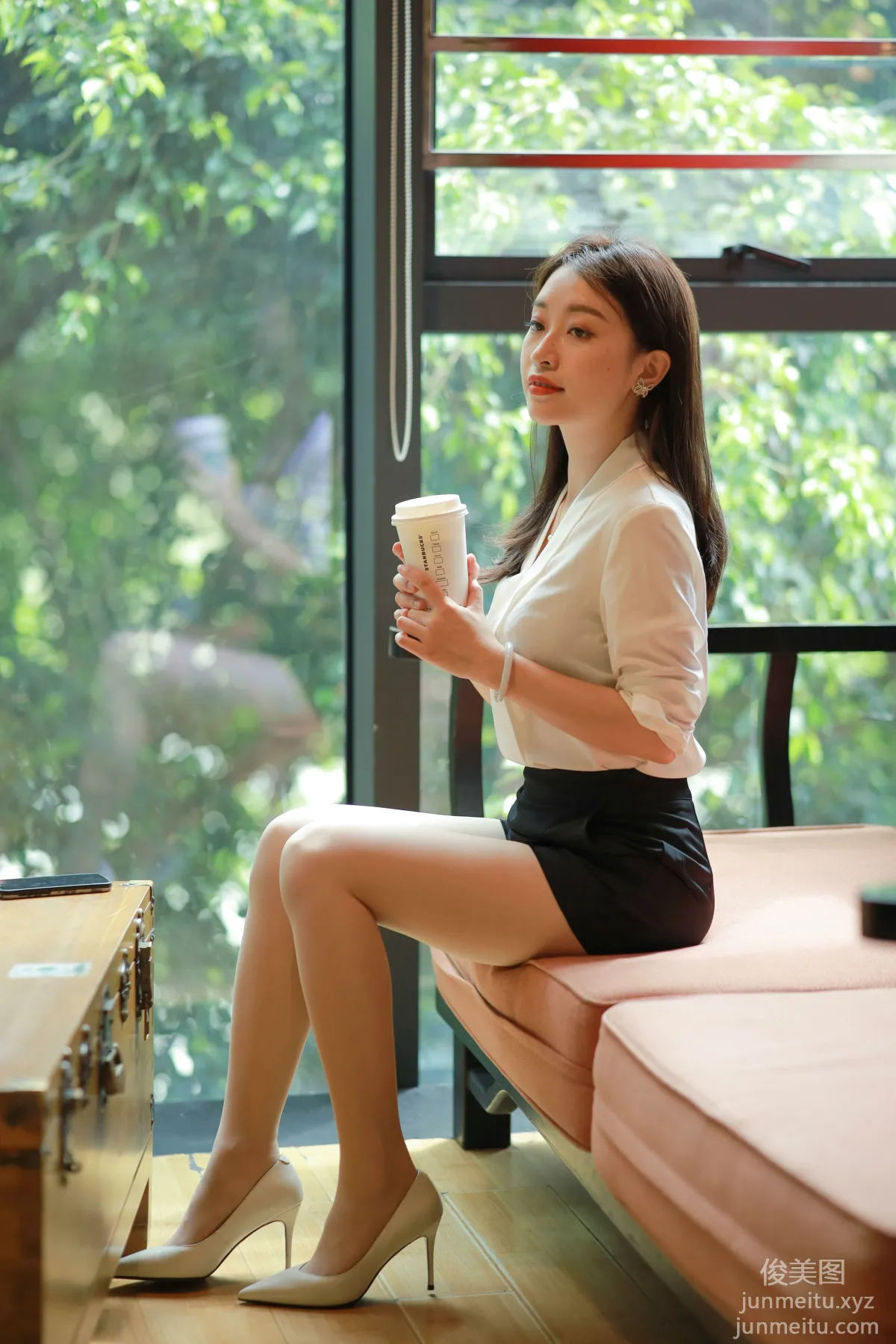 [IESS异思趣向] 2021.11.03 丝享家964：小婕《沙发上的佳人》[100P] page 3