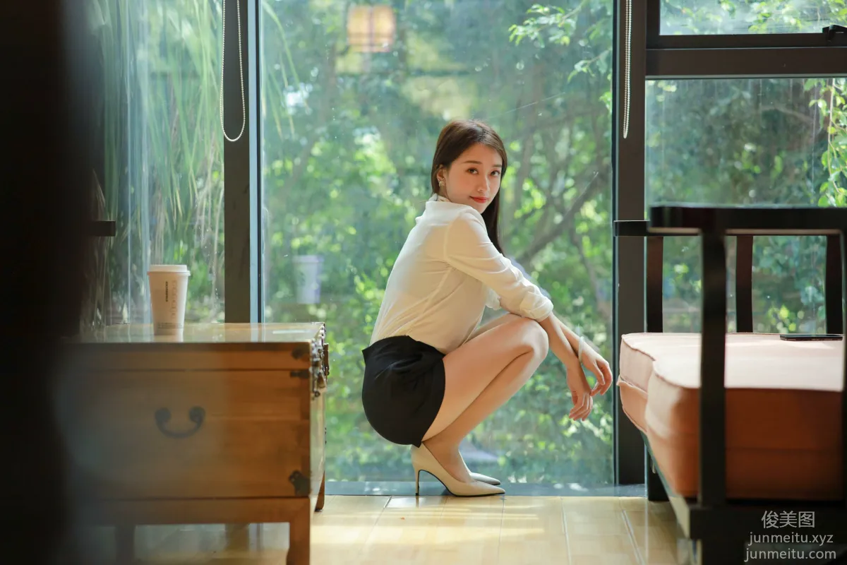 [IESS异思趣向] 2021.11.03 丝享家964：小婕《沙发上的佳人》[100P] page 47