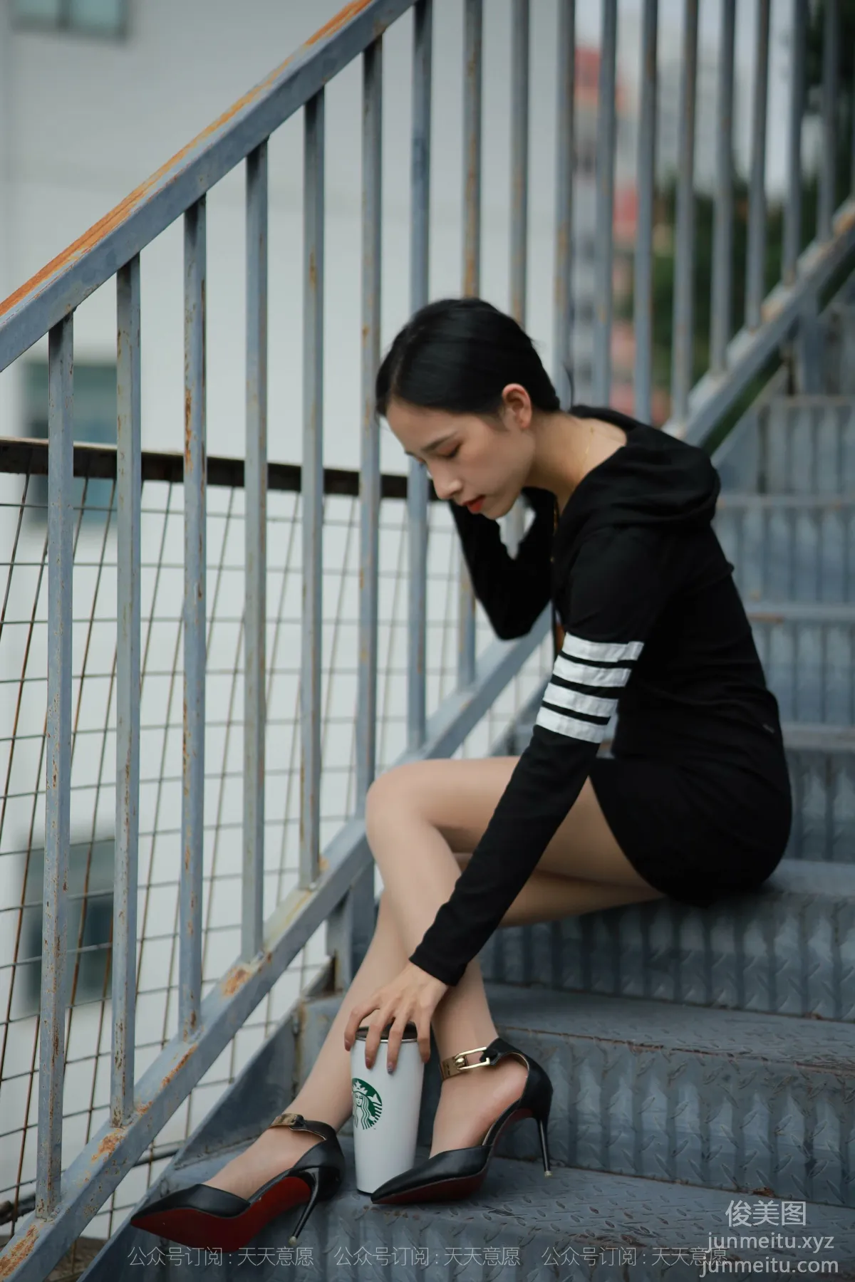 [IESS异思趣向] 2021.11.06 丝享家967：美子《天台大长腿》[77P] page 16