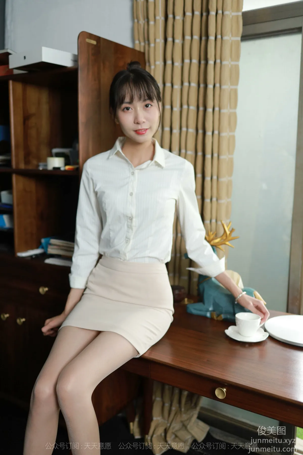 [IESS异思趣向] 2021.11.08 丝享家969：团团《迷人的金色波纹》[92P] page 18